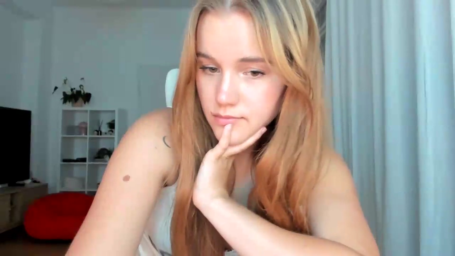 Gallery image thumbnail from Lia_lisia's myfreecams stream on, 07/26/2026, 20:59 image 11 of 20