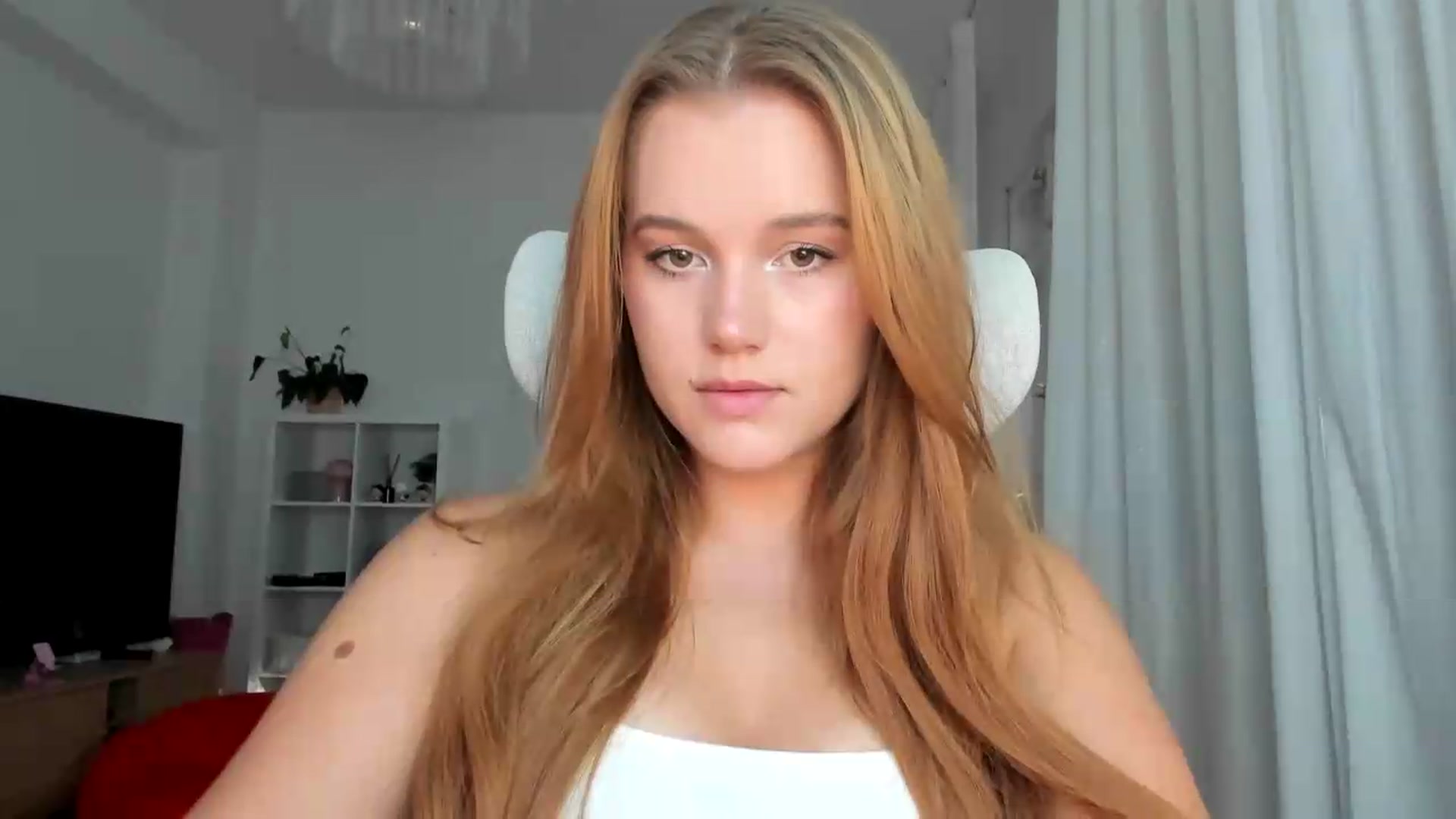 Gallery image thumbnail from Lia_lisia's myfreecams stream on, 07/28/2026, 16:20 image 5 of 20