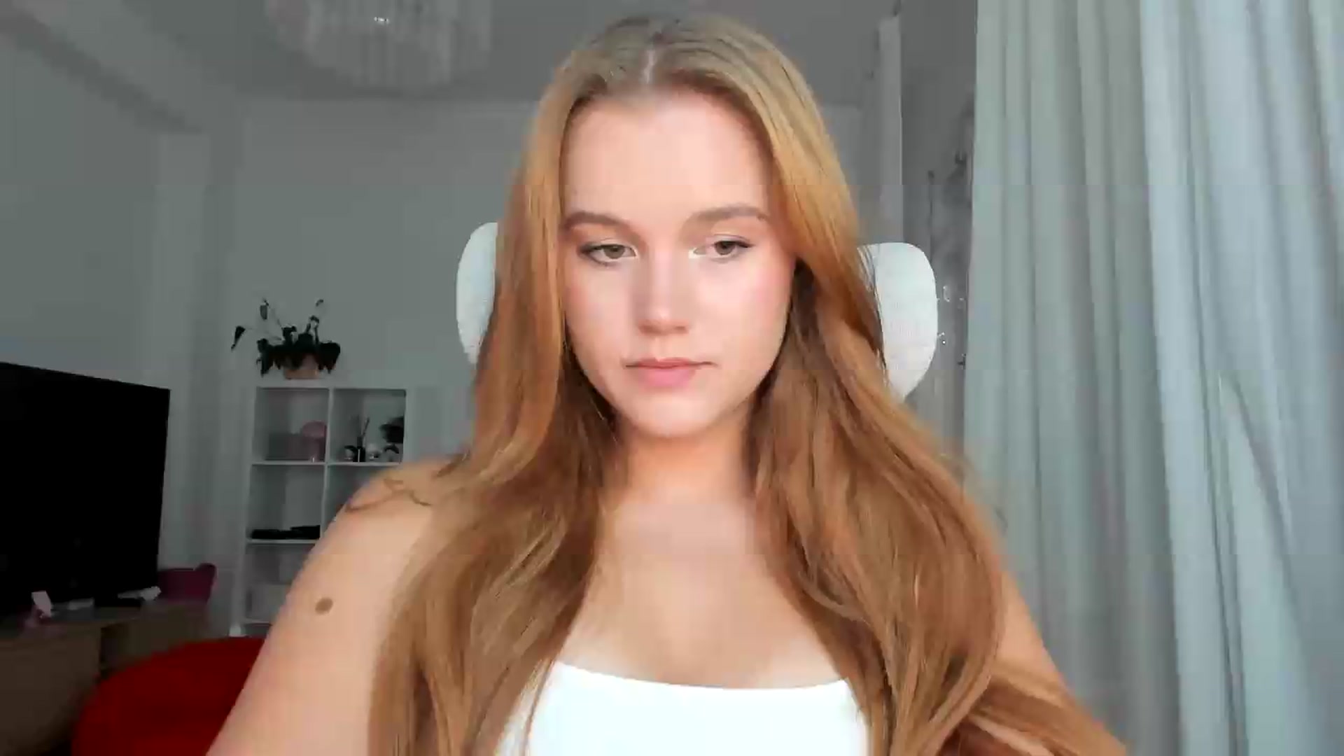 Gallery image thumbnail from Lia_lisia's myfreecams stream on, 07/28/2026, 16:20 image 1 of 20