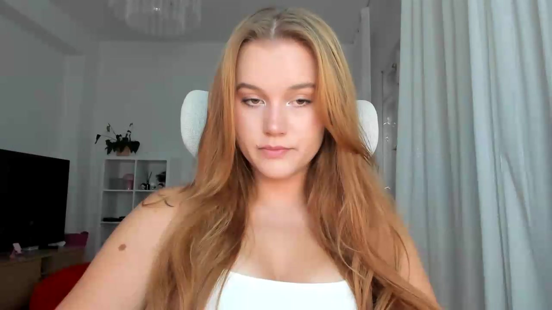 Gallery image thumbnail from Lia_lisia's myfreecams stream on, 07/28/2026, 16:20 image 2 of 20