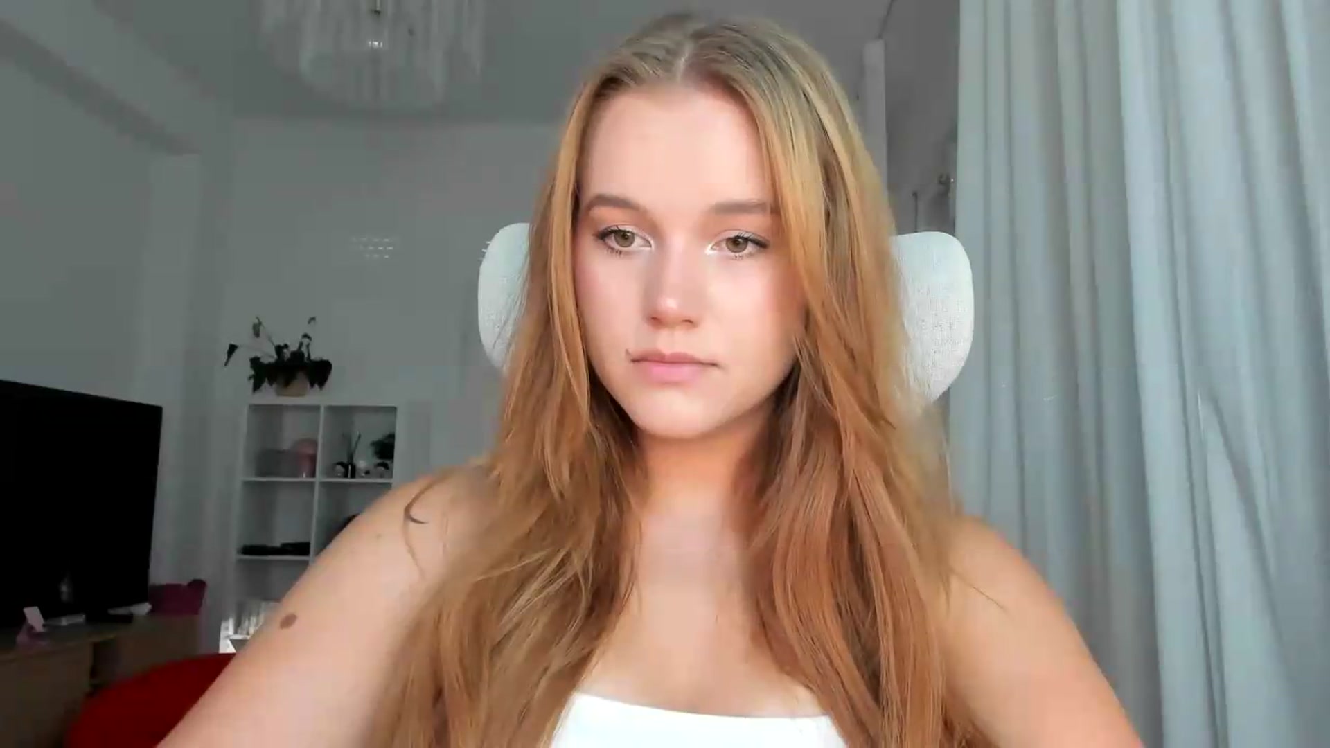Gallery image thumbnail from Lia_lisia's myfreecams stream on, 07/28/2026, 16:20 image 10 of 20