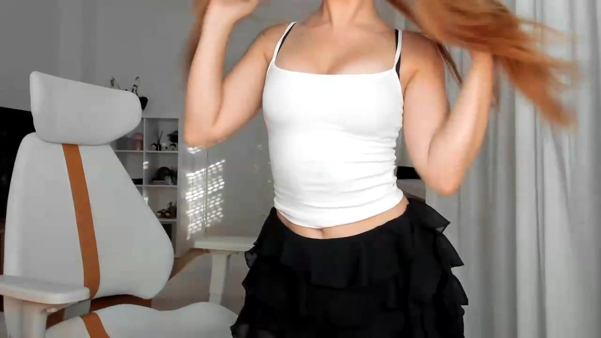 Gallery image thumbnail from Lia_lisia's myfreecams stream on, 07/28/2026, 16:20 image 17 of 20