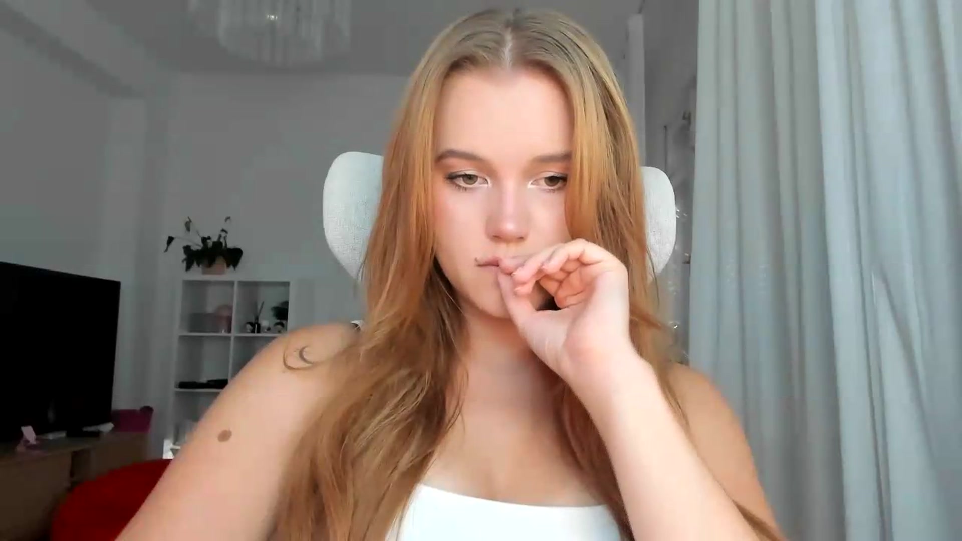 Gallery image thumbnail from Lia_lisia's myfreecams stream on, 07/28/2026, 16:20 image 8 of 20
