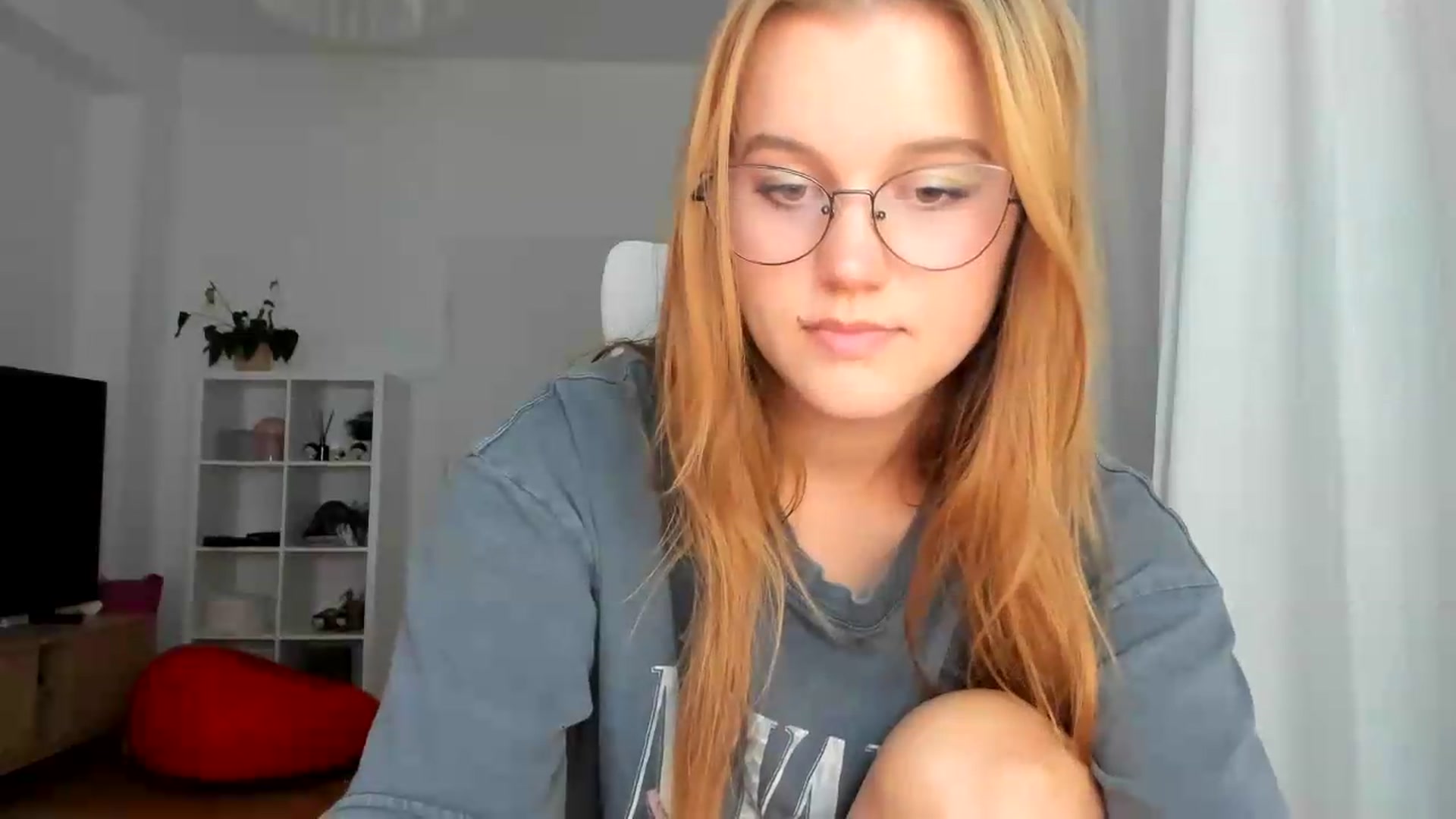Gallery image thumbnail from Lia_lisia's myfreecams stream on, 07/28/2026, 21:40 image 7 of 20