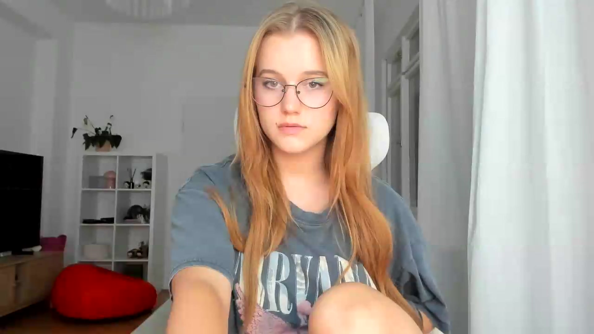 Gallery image thumbnail from Lia_lisia's myfreecams stream on, 07/28/2026, 21:40 image 9 of 20