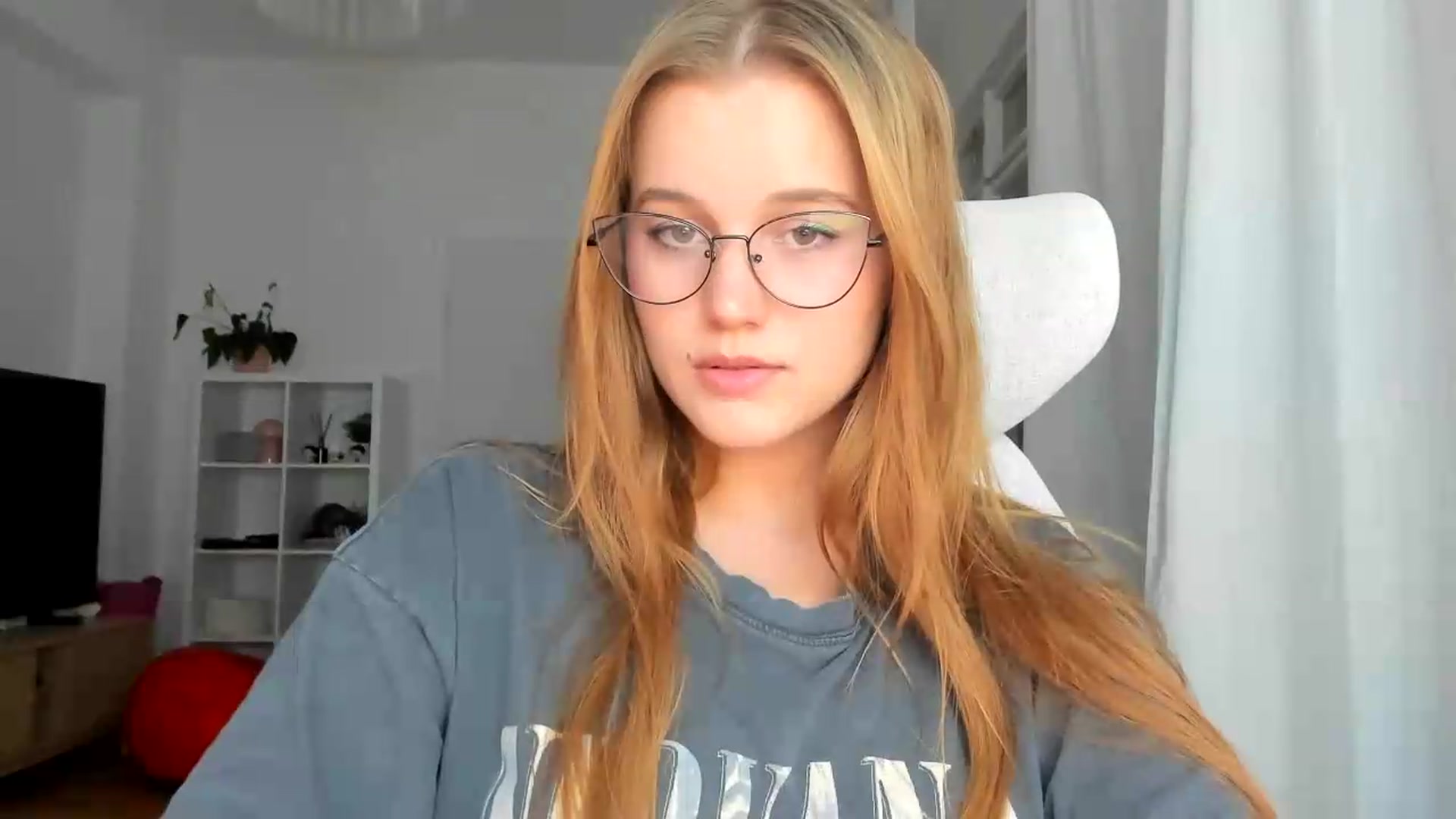 Gallery image thumbnail from Lia_lisia's myfreecams stream on, 07/28/2026, 21:40 image 4 of 20