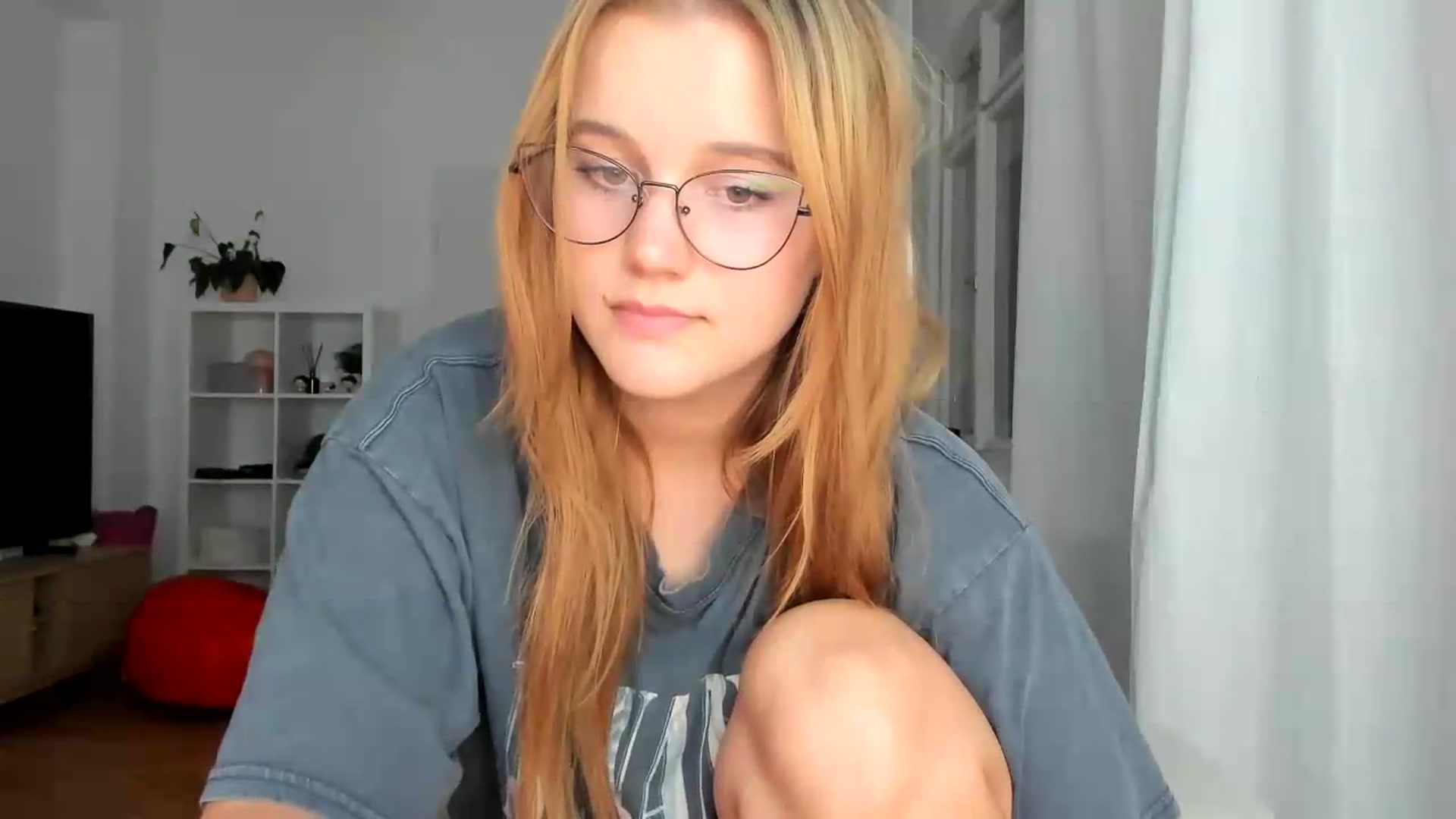 Gallery image thumbnail from Lia_lisia's myfreecams stream on, 07/28/2026, 21:40 image 18 of 20