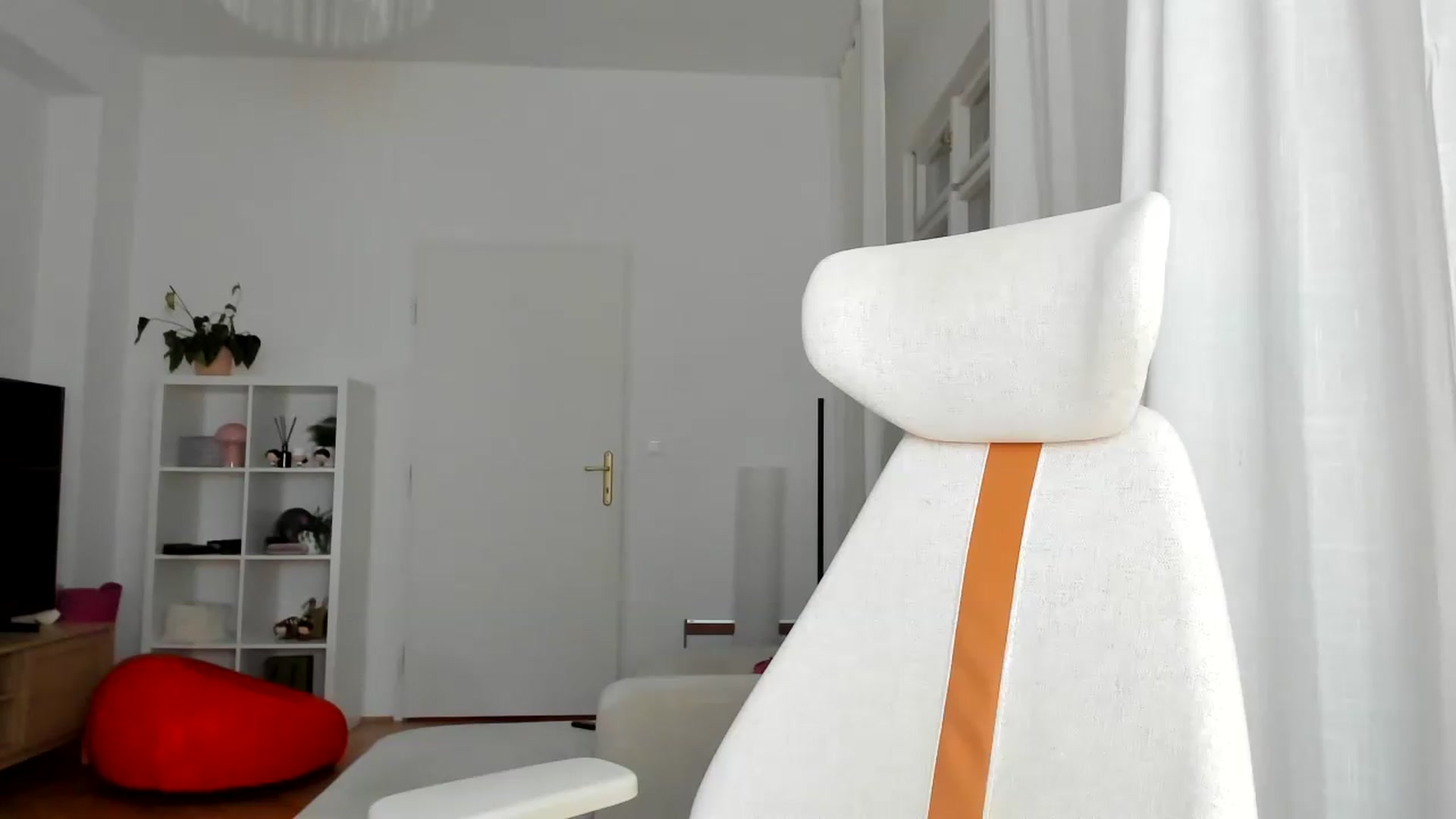 Gallery image thumbnail from Lia_lisia's myfreecams stream on, 07/28/2026, 22:59 image 17 of 20