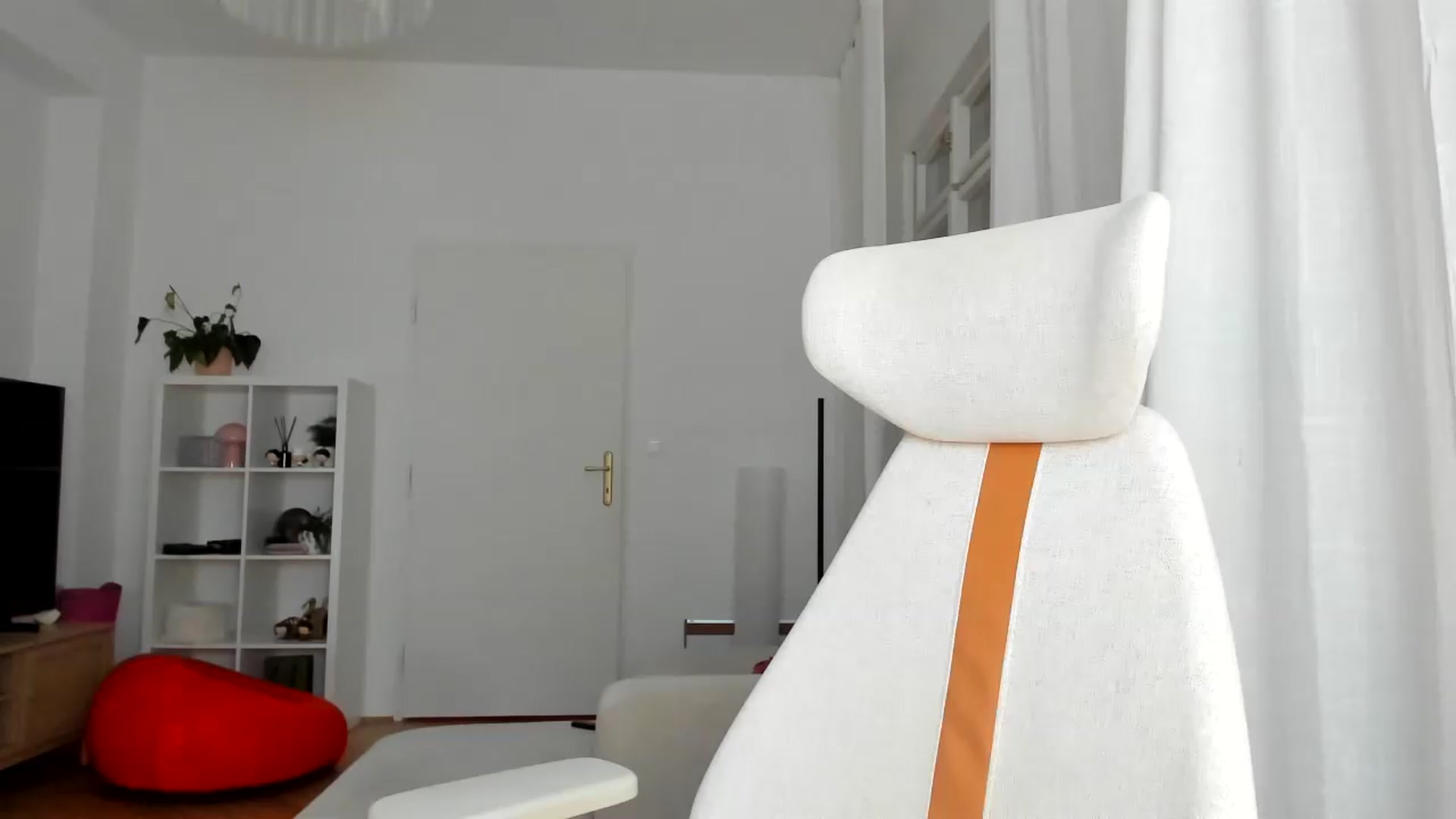 Gallery image thumbnail from Lia_lisia's myfreecams stream on, 07/28/2026, 22:59 image 18 of 20