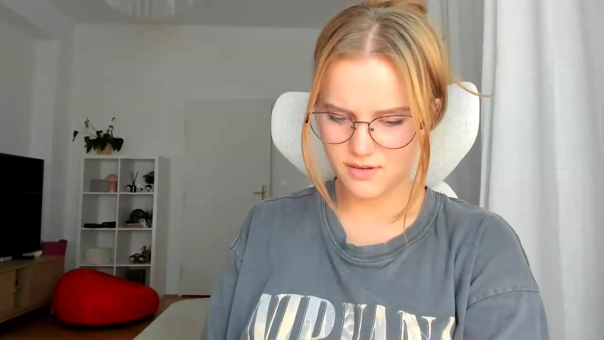 Gallery image thumbnail from Lia_lisia's myfreecams stream on, 07/28/2026, 22:59 image 7 of 20