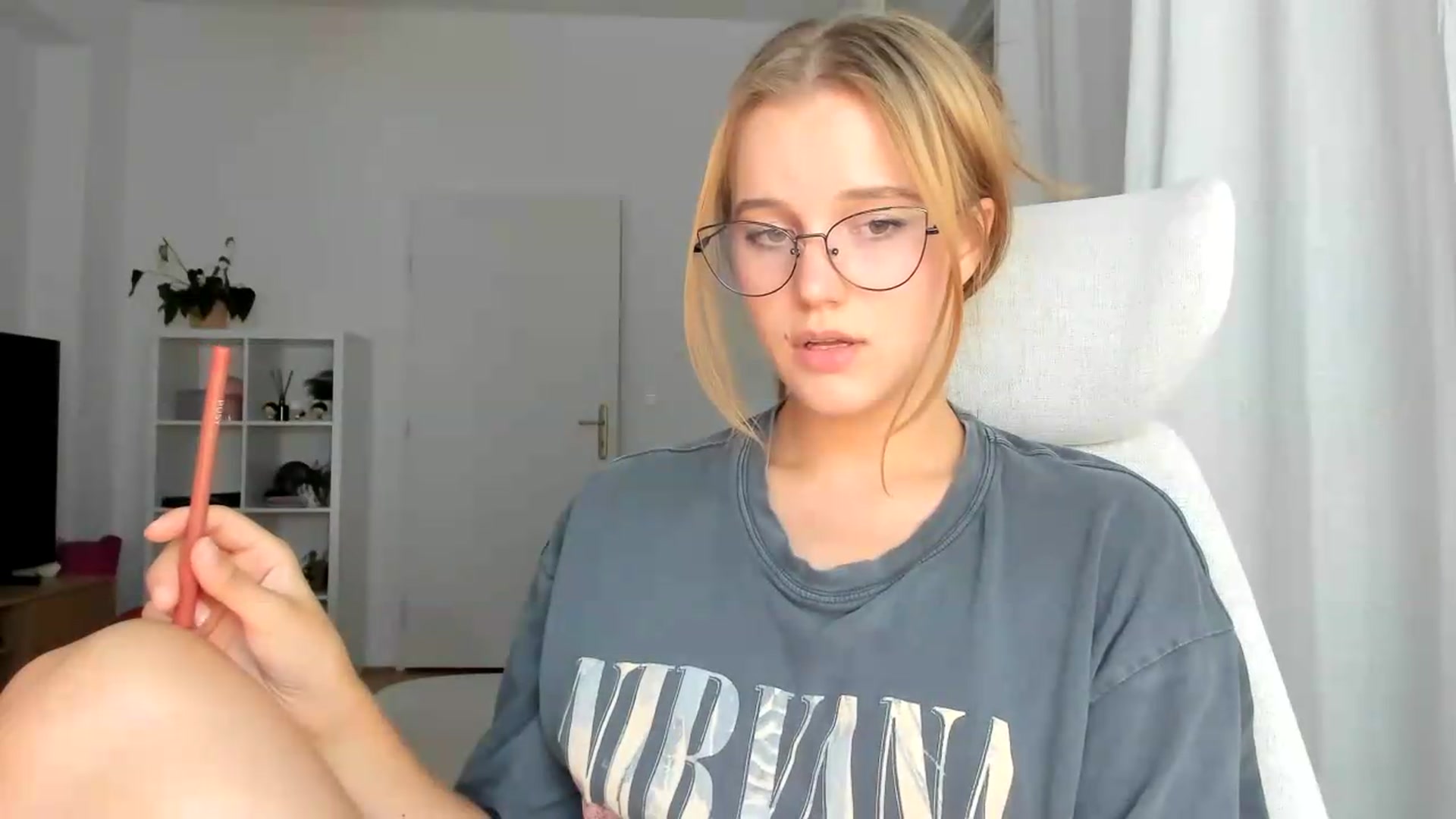 Gallery image thumbnail from Lia_lisia's myfreecams stream on, 07/28/2026, 22:59 image 15 of 20