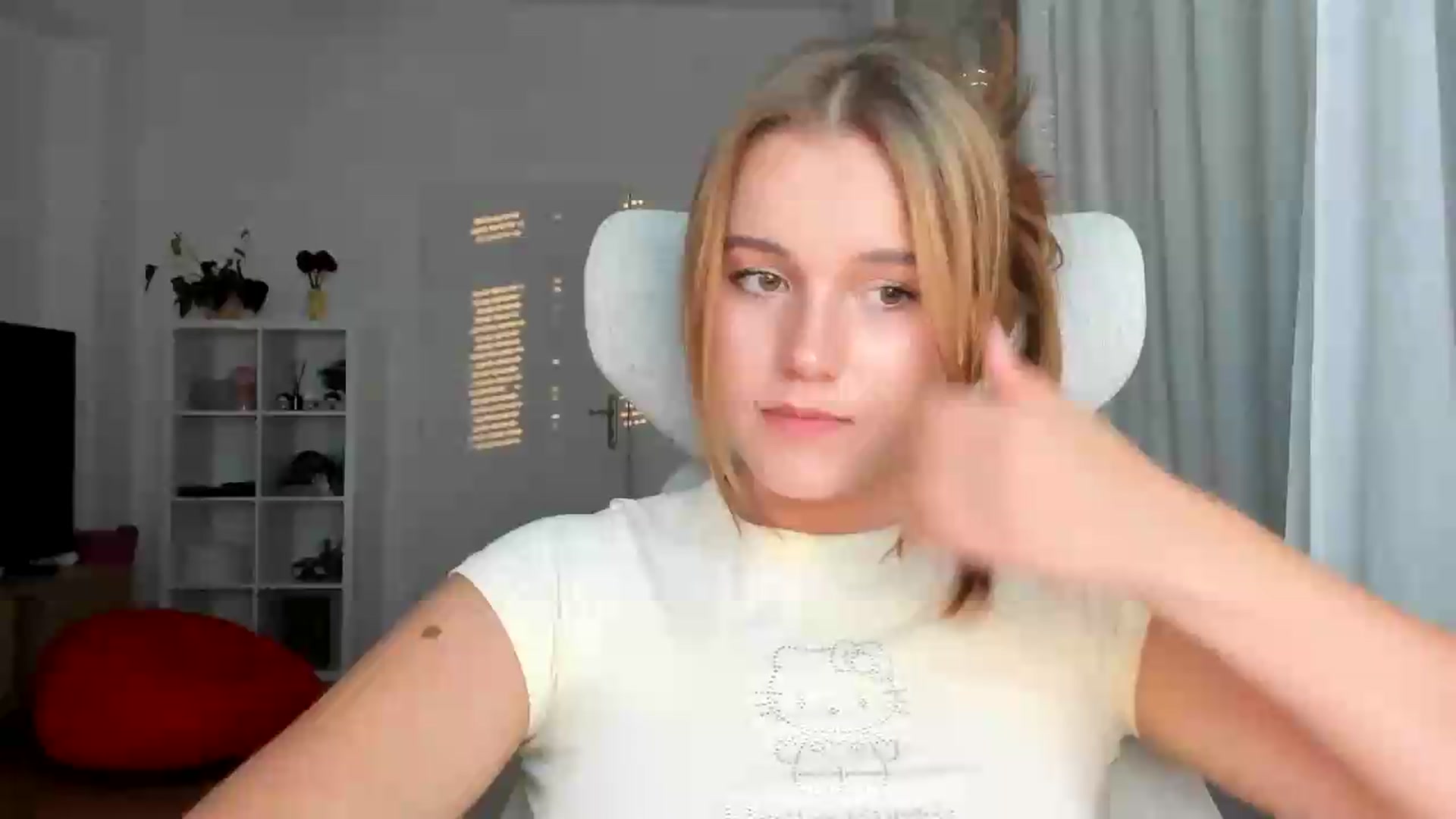 Gallery image thumbnail from Lia_lisia's myfreecams stream on, 07/29/2026, 18:09 image 4 of 20