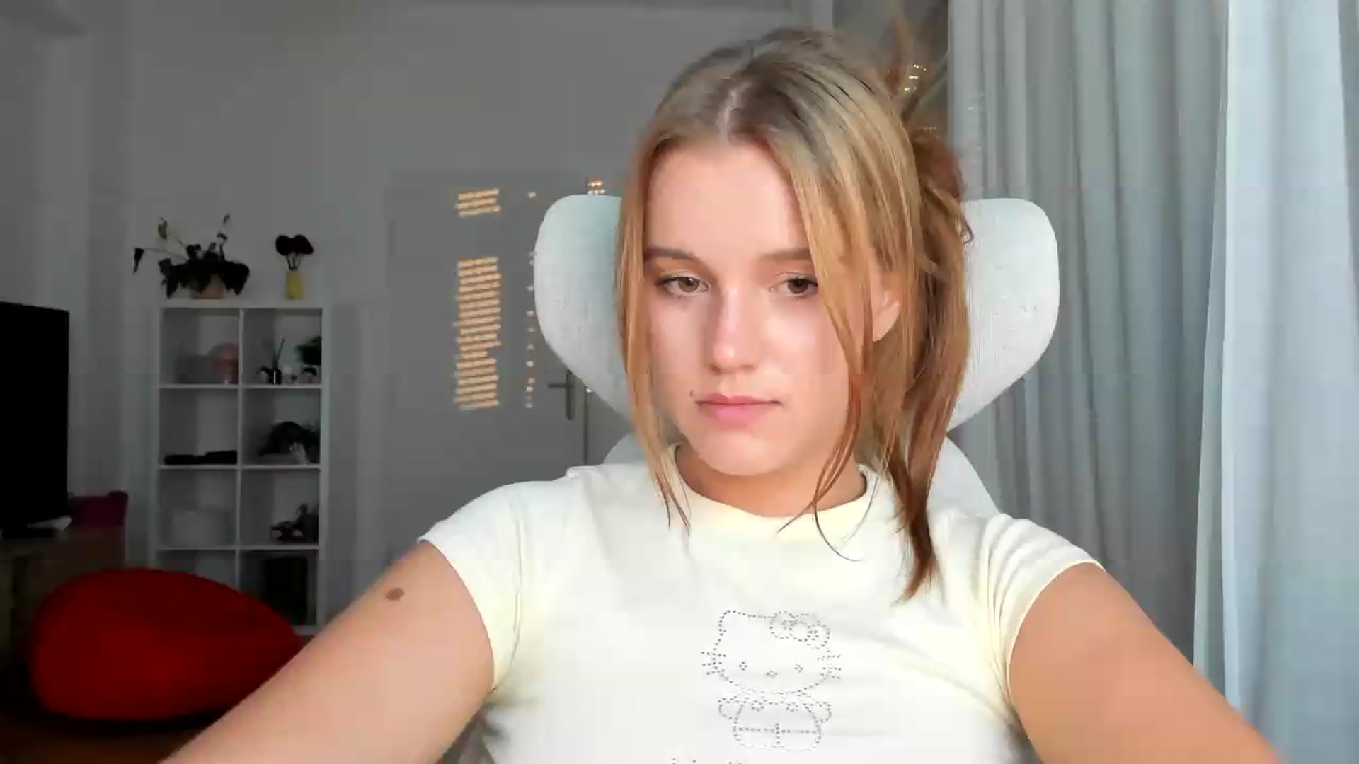 Gallery image thumbnail from Lia_lisia's myfreecams stream on, 07/29/2026, 18:09 image 8 of 20
