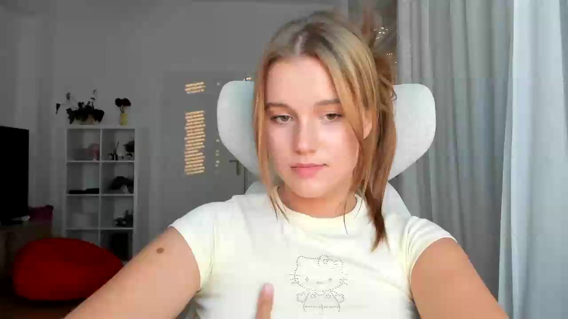Gallery image thumbnail from Lia_lisia's myfreecams stream on, 07/29/2026, 18:09 image 5 of 20