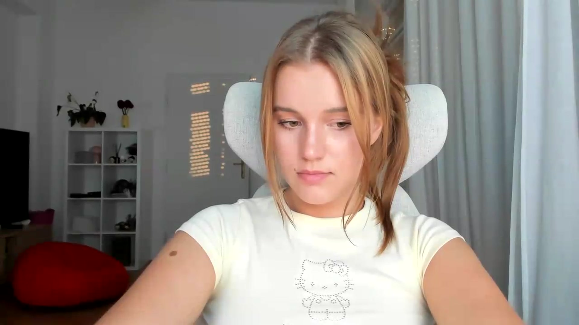 Gallery image thumbnail from Lia_lisia's myfreecams stream on, 07/29/2026, 18:09 image 6 of 20
