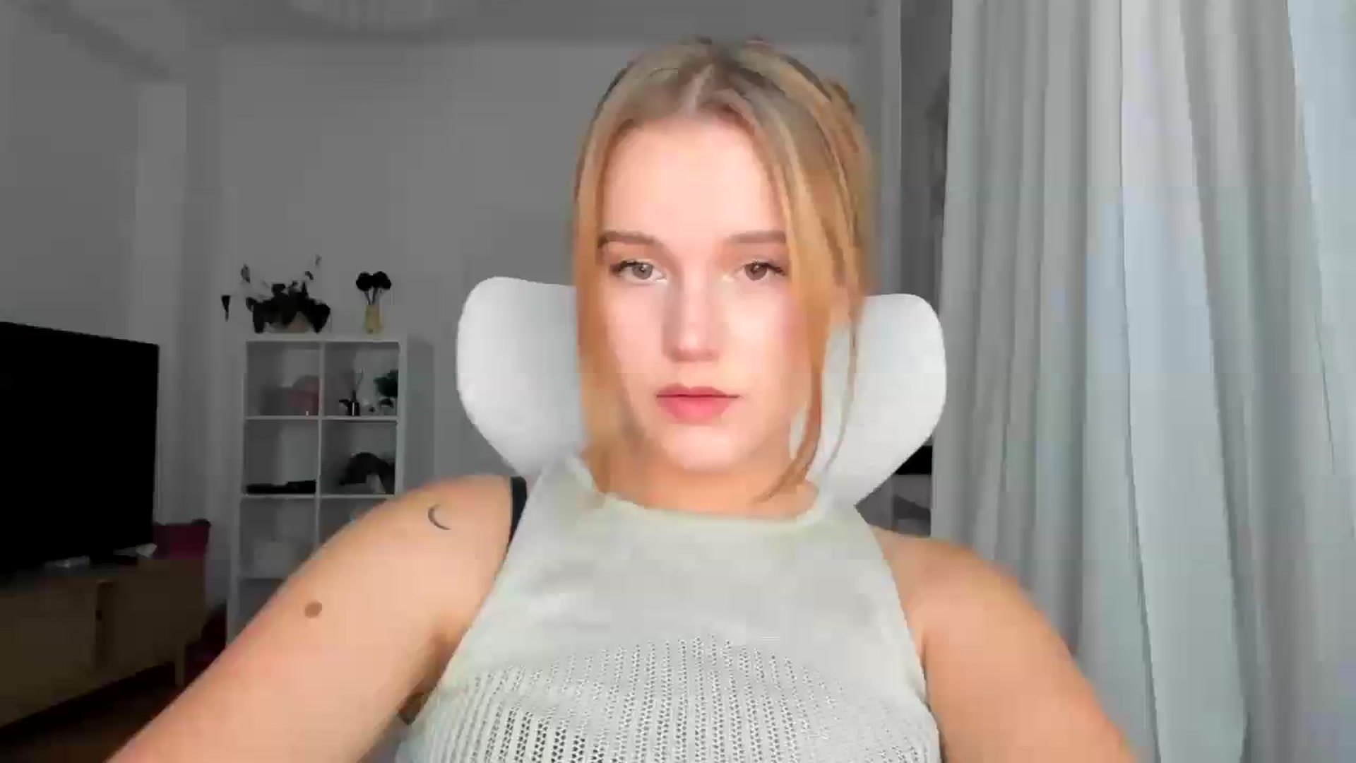 Gallery image thumbnail from Lia_lisia's myfreecams stream on, 07/31/2026, 18:21 image 4 of 20