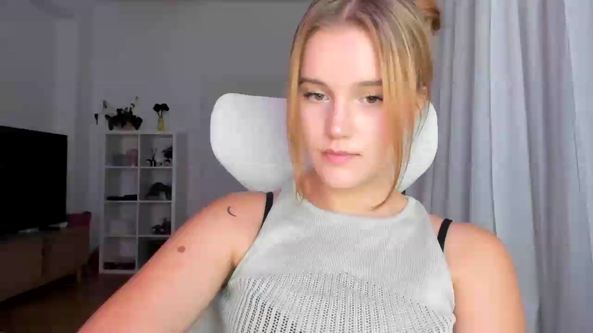 Gallery image thumbnail from Lia_lisia's myfreecams stream on, 07/31/2026, 19:19 image 1 of 20