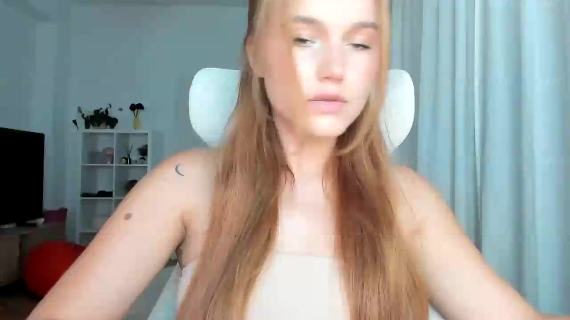 Gallery image thumbnail from Lia_lisia's myfreecams stream on, 08/04/2026, 13:10 image 17 of 20