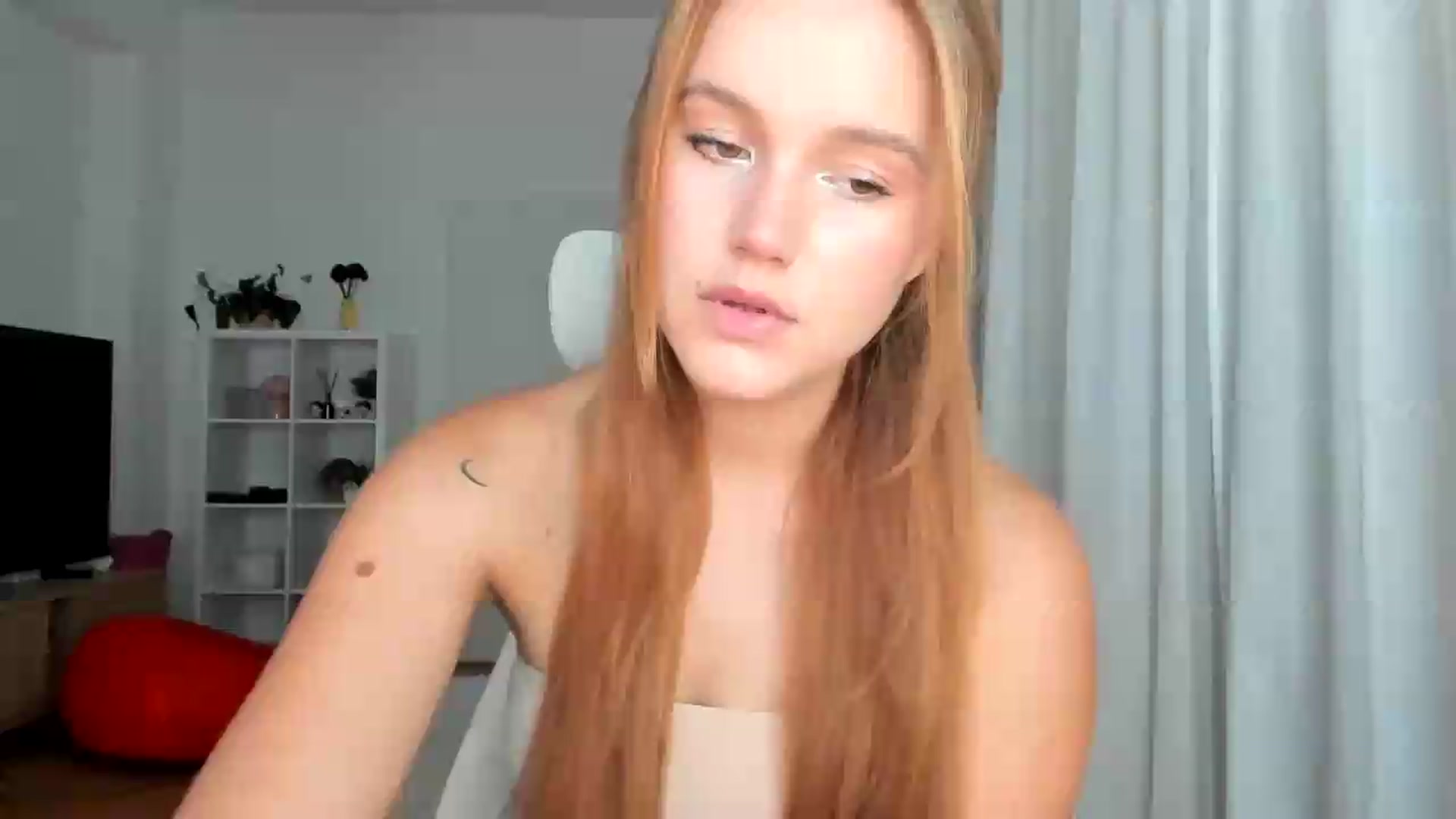 Gallery image thumbnail from Lia_lisia's myfreecams stream on, 08/04/2026, 13:10 image 2 of 20