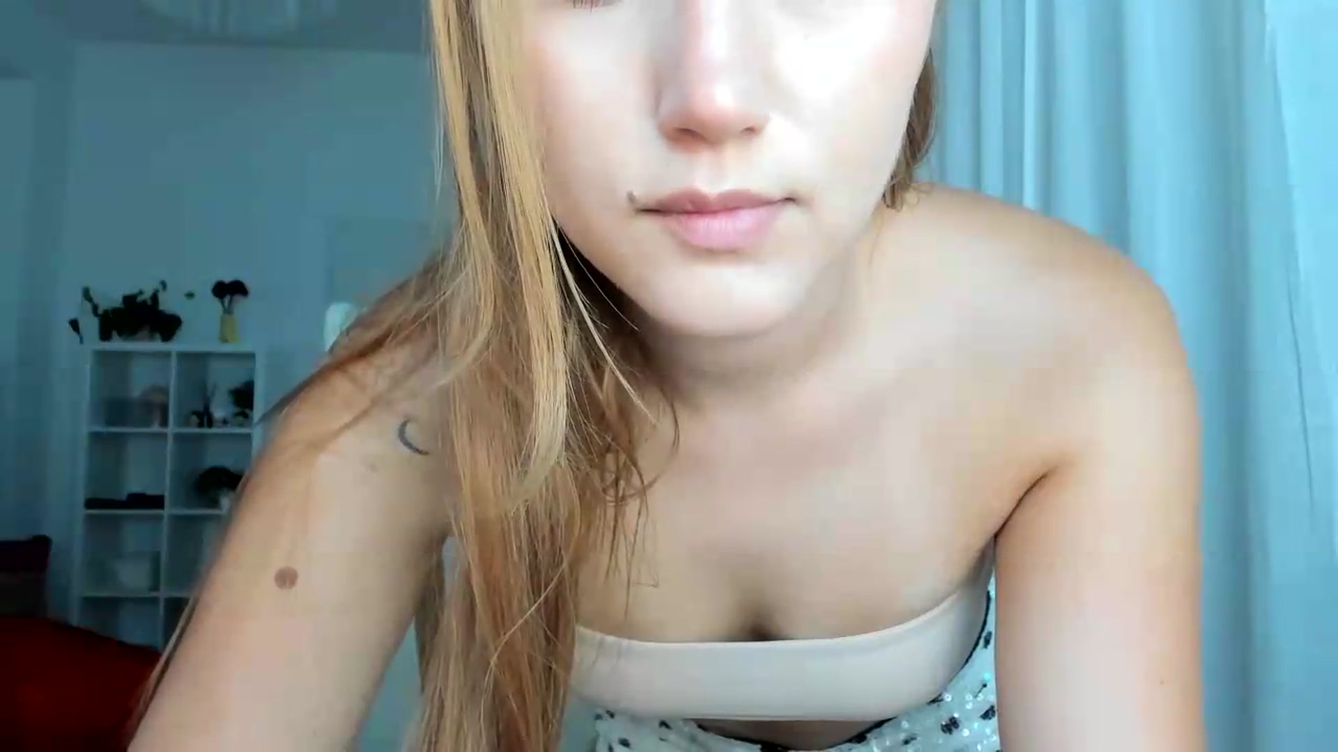 Gallery image thumbnail from Lia_lisia's myfreecams stream on, 08/04/2026, 14:42 image 17 of 20