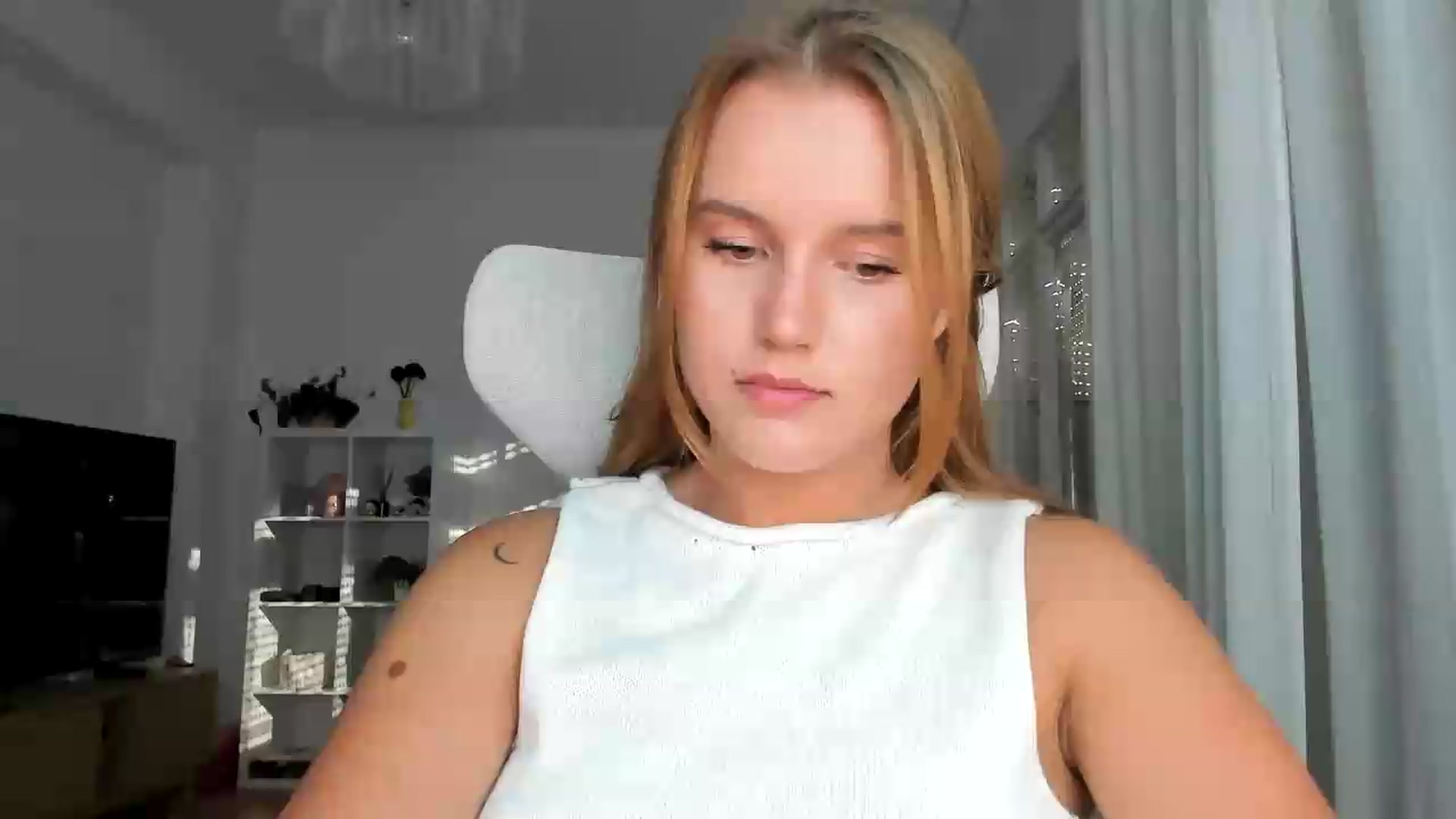 Gallery image thumbnail from Lia_lisia's myfreecams stream on, 08/07/2026, 16:43 image 1 of 20