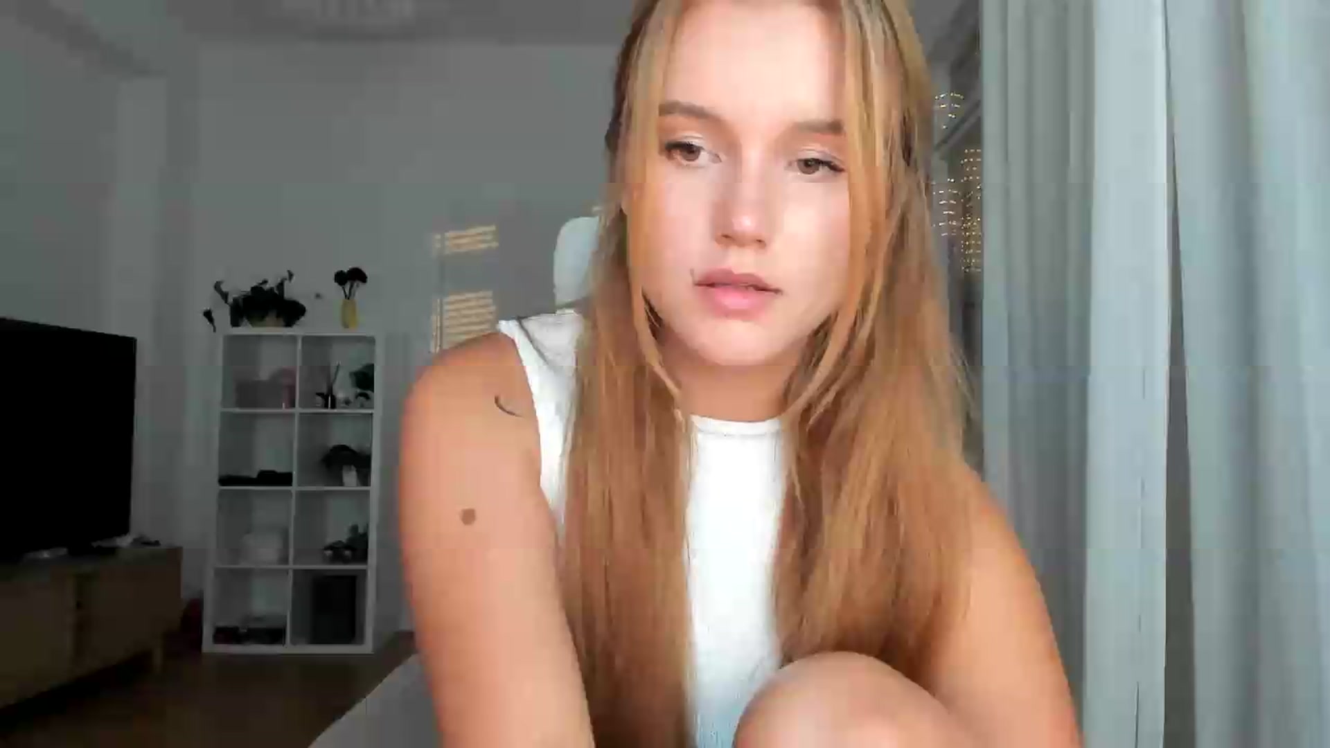 Gallery image thumbnail from Lia_lisia's myfreecams stream on, 08/07/2026, 18:16 image 11 of 20