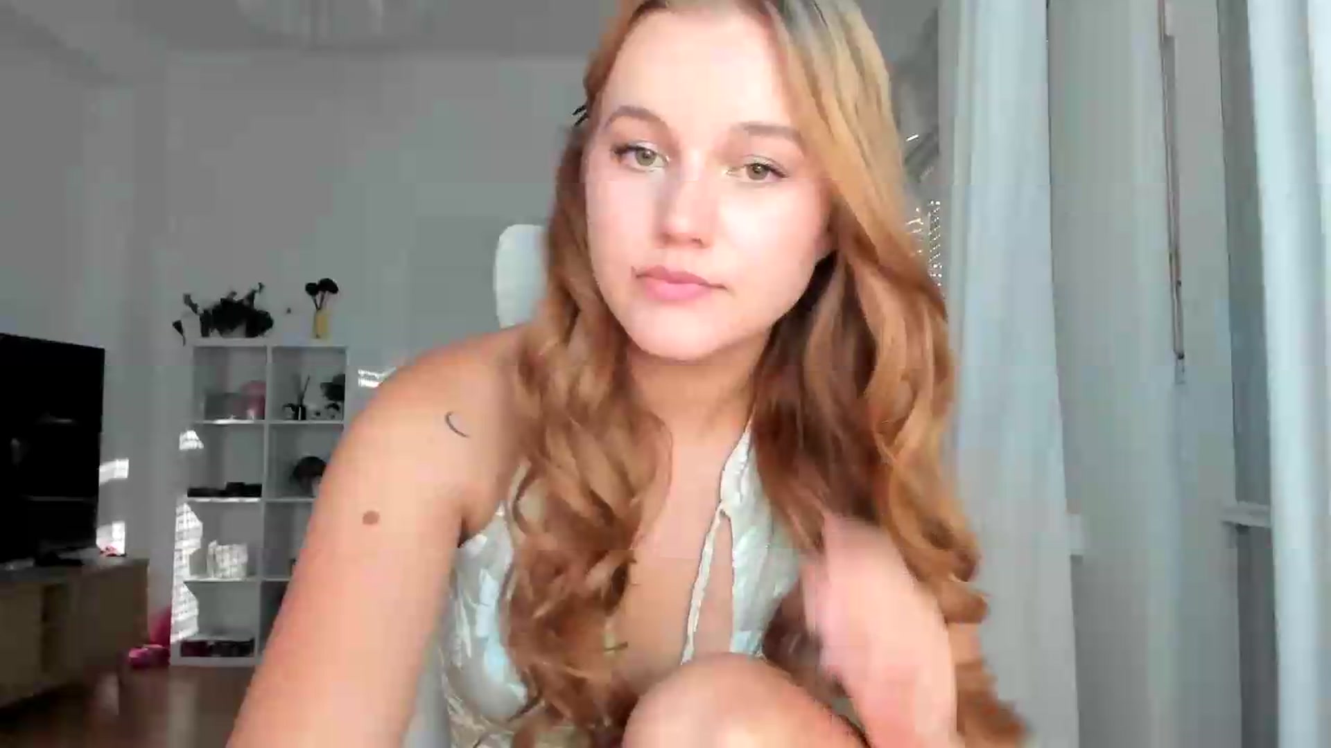 Gallery image thumbnail from Lia_lisia's myfreecams stream on, 08/09/2026, 16:28 image 14 of 20