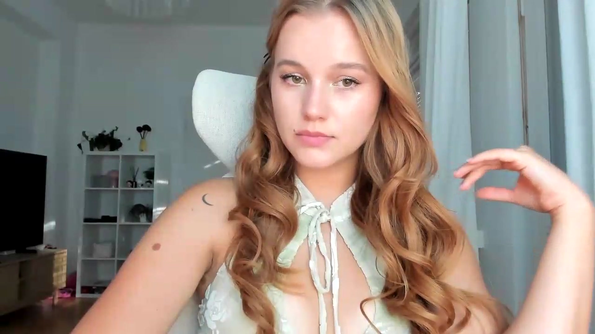 Gallery image thumbnail from Lia_lisia's myfreecams stream on, 08/09/2026, 16:28 image 5 of 20