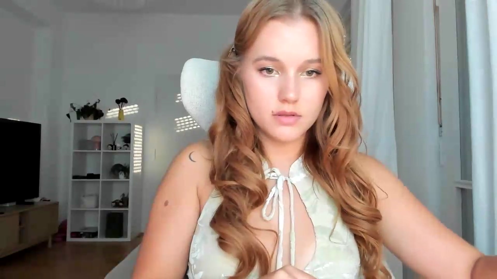 Gallery image thumbnail from Lia_lisia's myfreecams stream on, 08/09/2026, 17:18 image 13 of 20