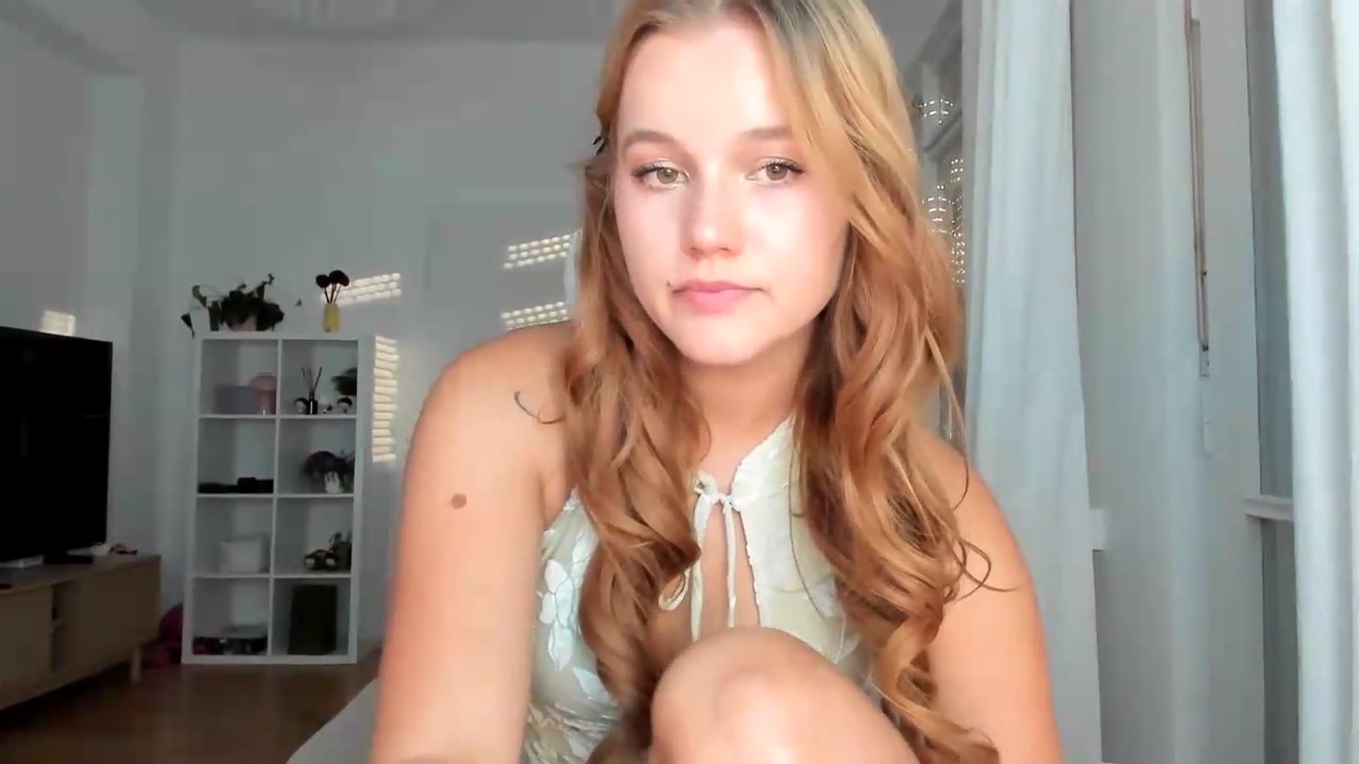 Gallery image thumbnail from Lia_lisia's myfreecams stream on, 08/09/2026, 17:18 image 20 of 20