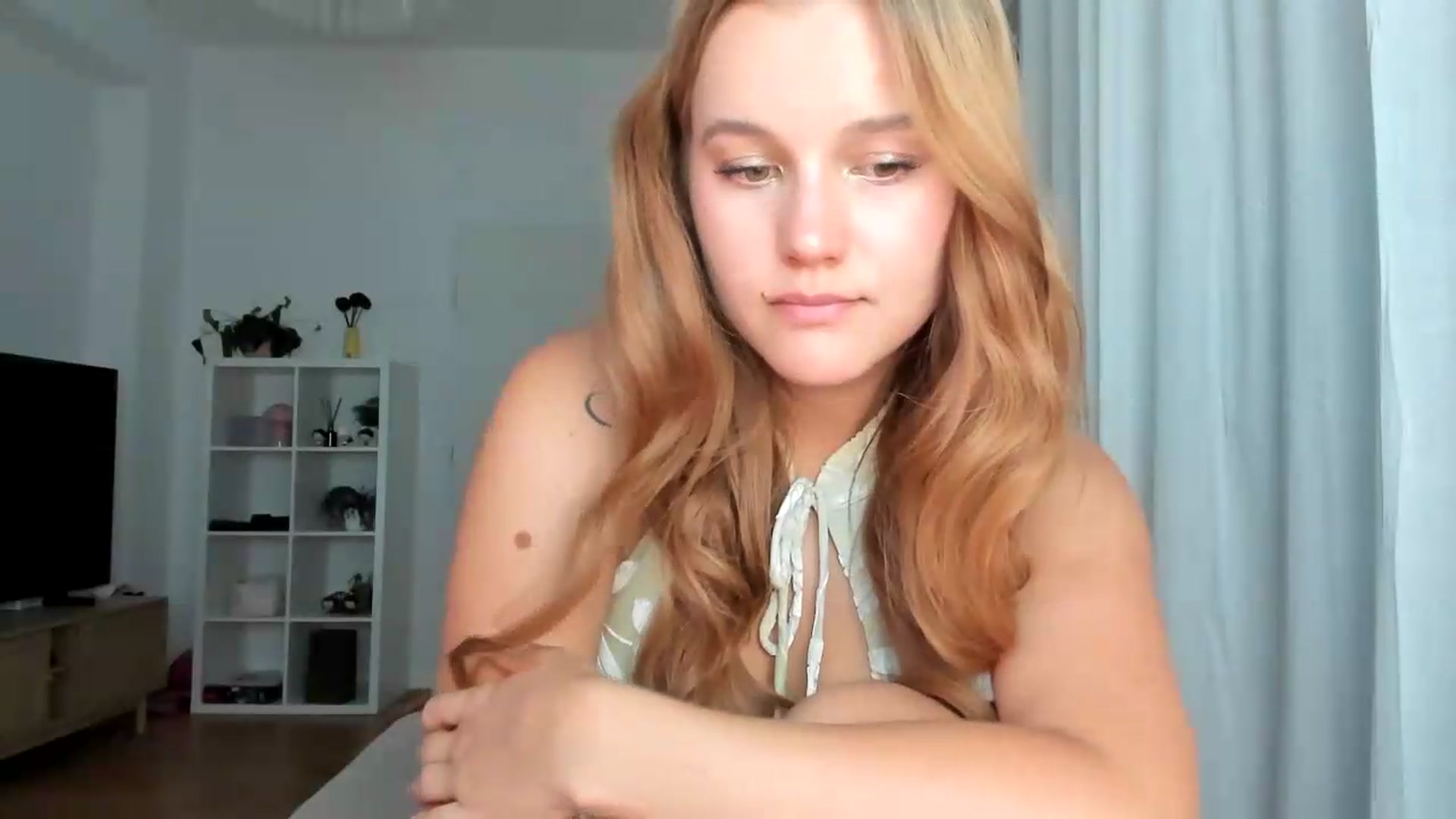 Gallery image thumbnail from Lia_lisia's myfreecams stream on, 08/09/2026, 19:34 image 20 of 20