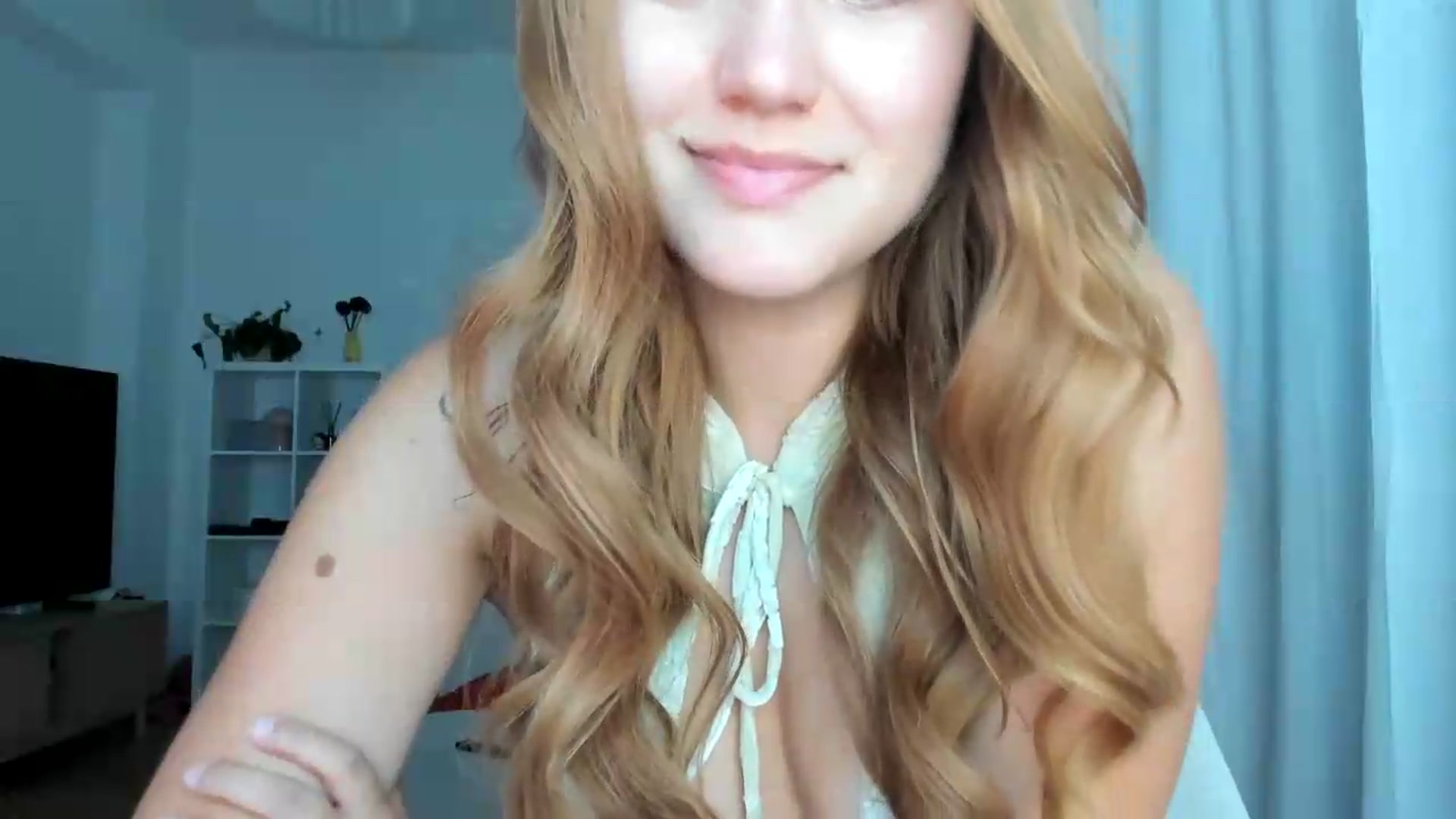 Gallery image thumbnail from Lia_lisia's myfreecams stream on, 08/09/2026, 19:55 image 10 of 20
