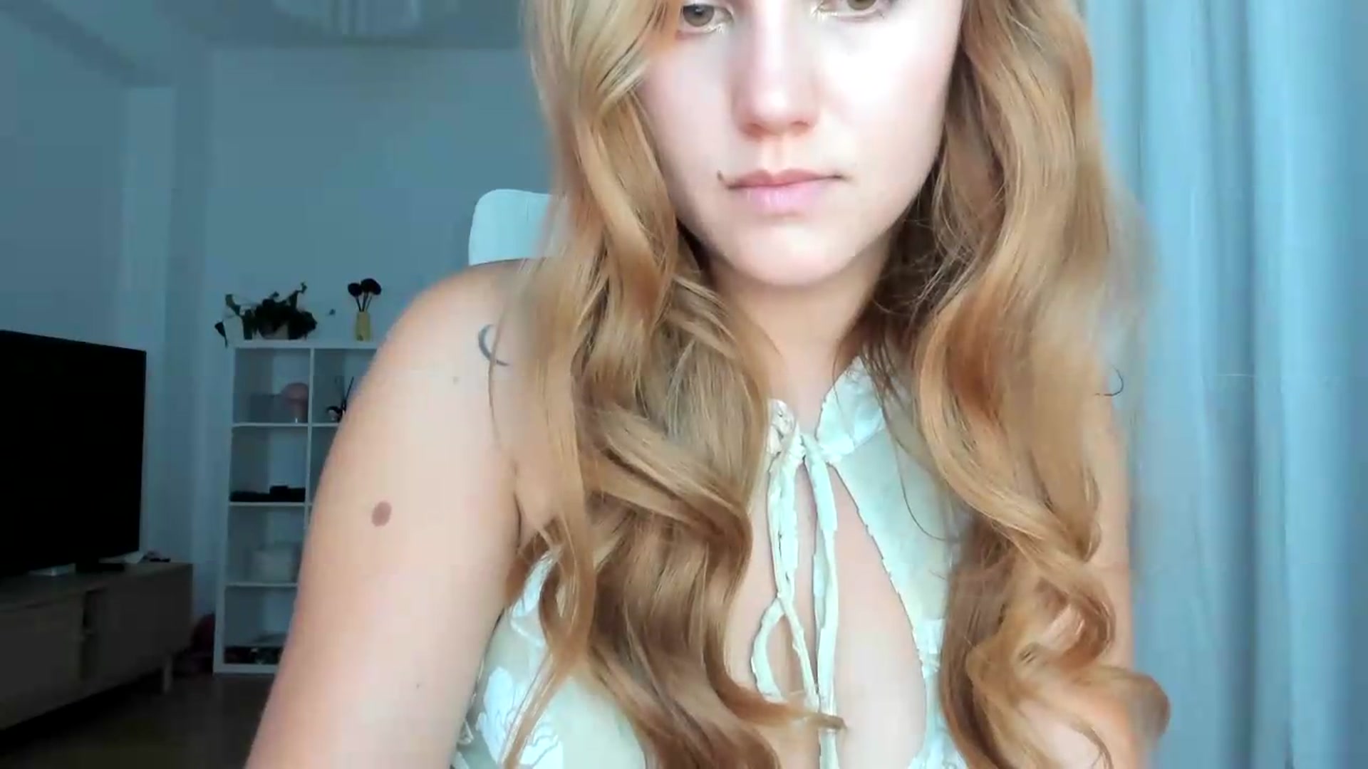 Gallery image thumbnail from Lia_lisia's myfreecams stream on, 08/09/2026, 21:07 image 11 of 20