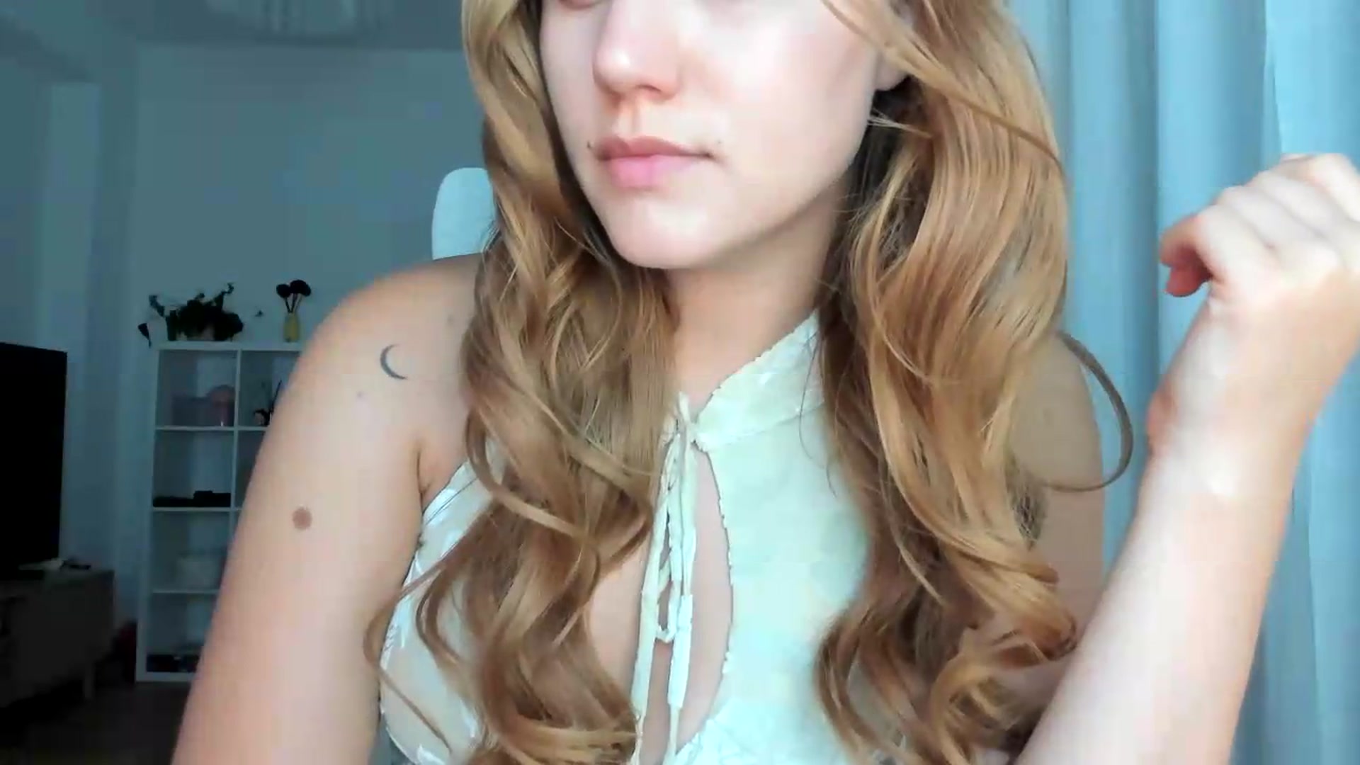 Gallery image thumbnail from Lia_lisia's myfreecams stream on, 08/09/2026, 22:22 image 20 of 20
