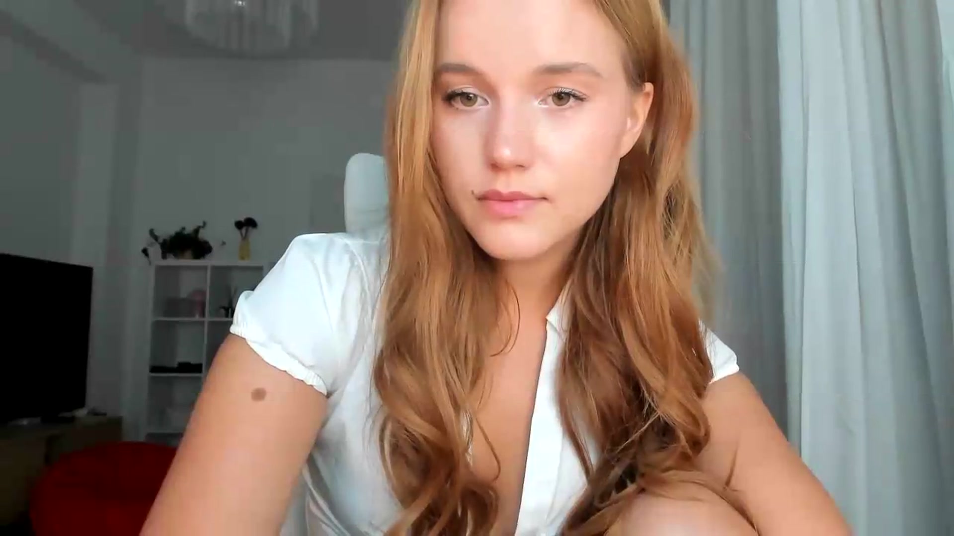 Gallery image thumbnail from Lia_lisia's myfreecams stream on, 08/11/2026, 18:39 image 7 of 20