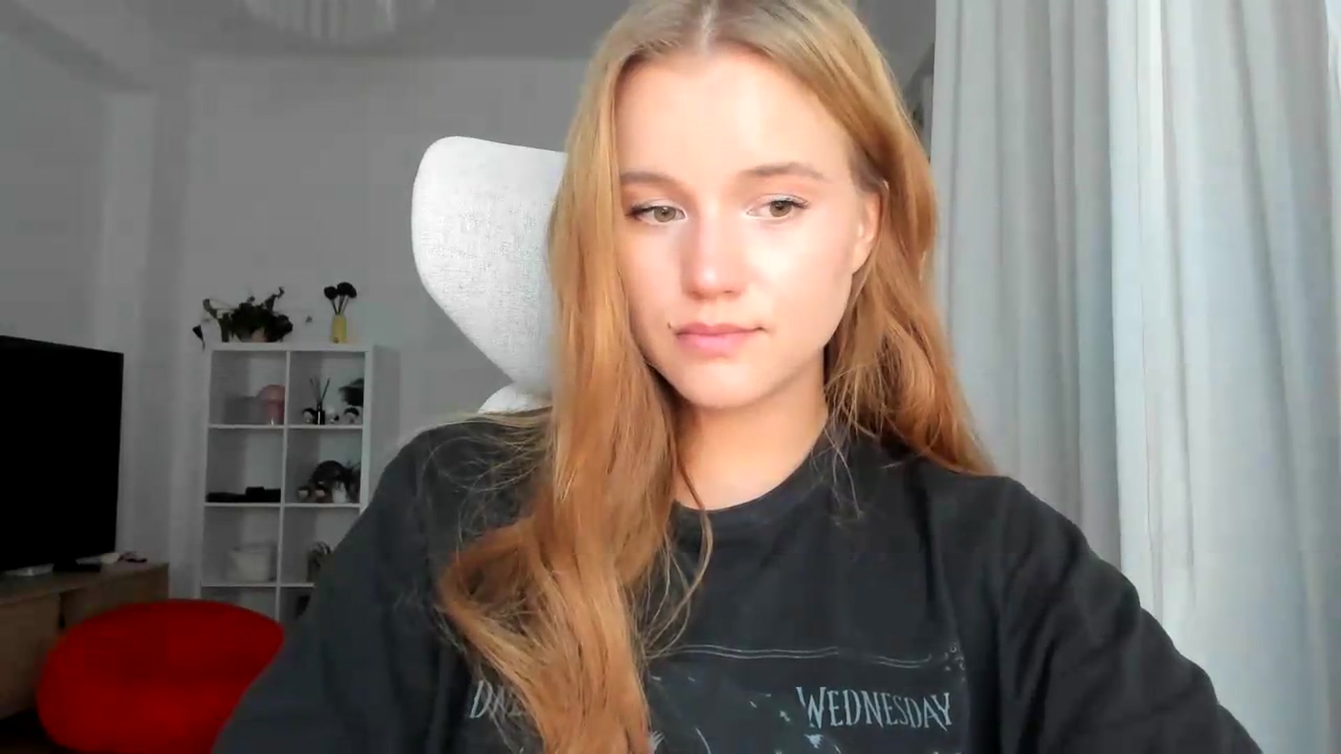 Gallery image thumbnail from Lia_lisia's myfreecams stream on, 08/11/2026, 20:27 image 2 of 20