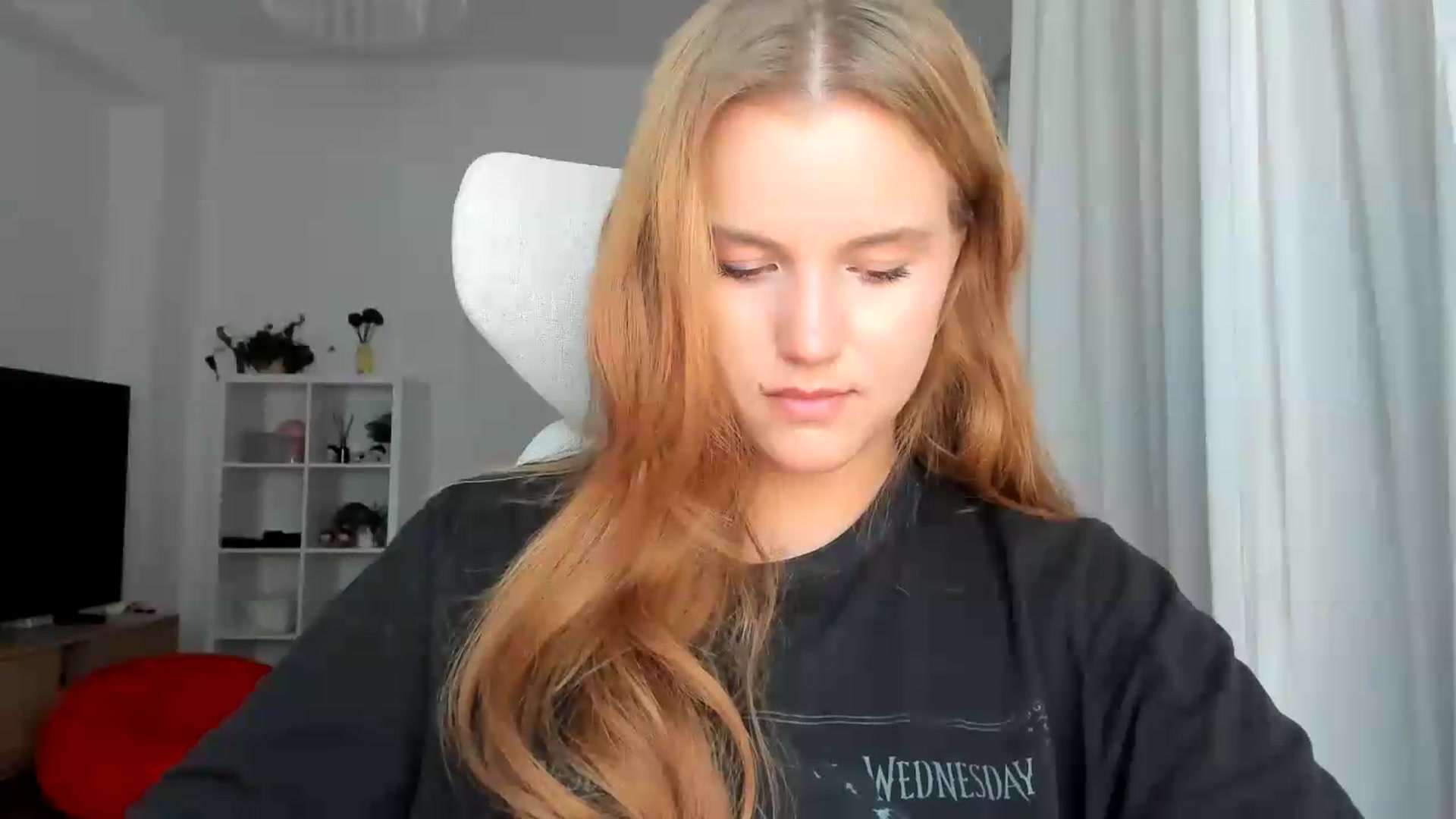 Gallery image thumbnail from Lia_lisia's myfreecams stream on, 08/11/2026, 20:27 image 5 of 20