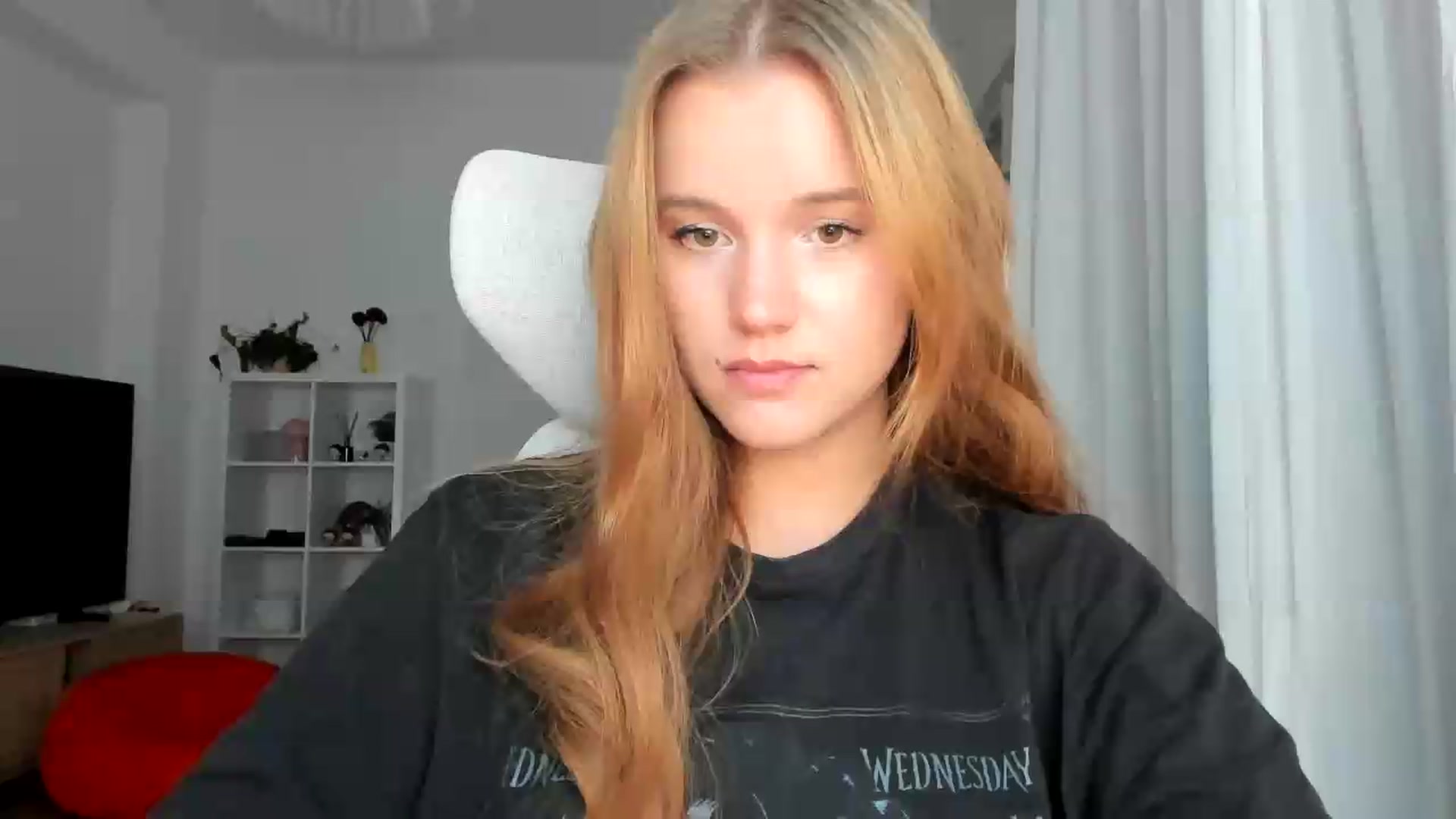 Gallery image thumbnail from Lia_lisia's myfreecams stream on, 08/11/2026, 20:27 image 1 of 20