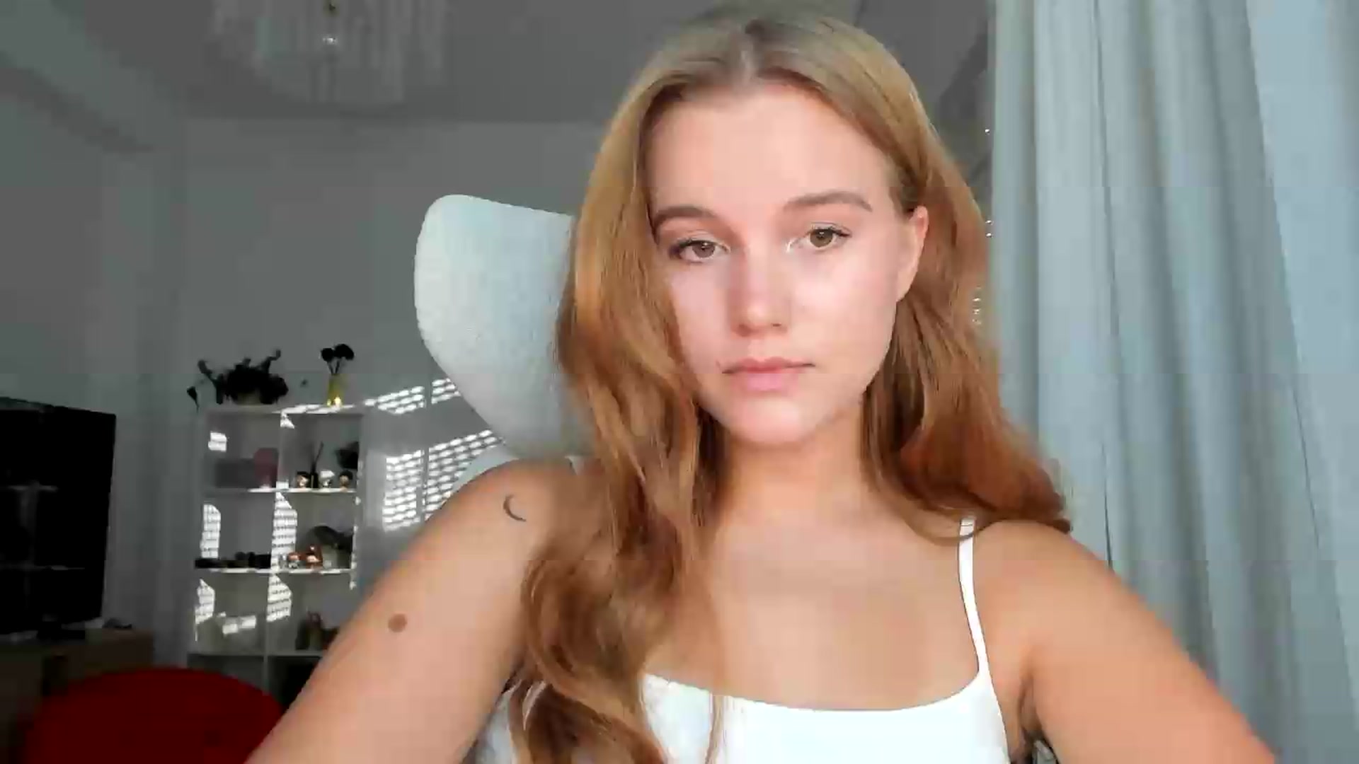 Gallery image thumbnail from Lia_lisia's myfreecams stream on, 08/12/2026, 16:51 image 1 of 20