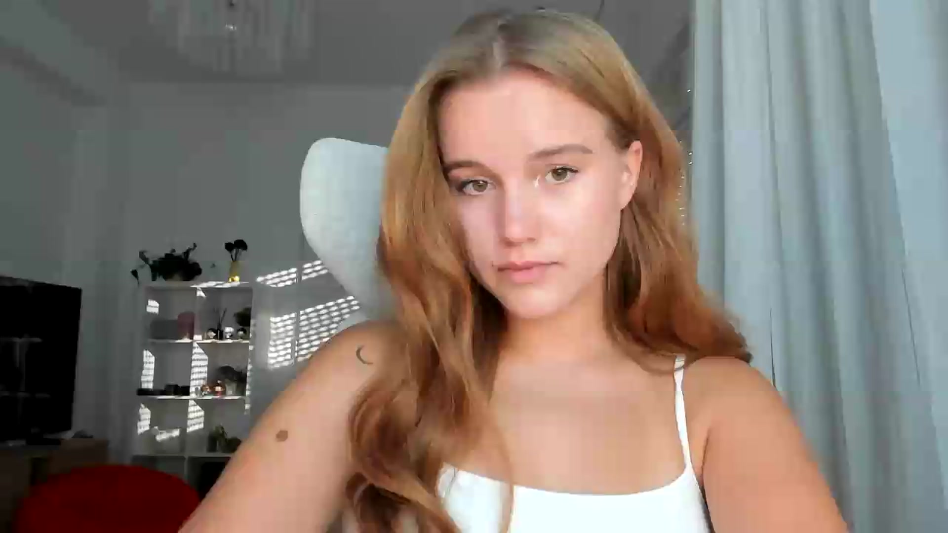 Gallery image thumbnail from Lia_lisia's myfreecams stream on, 08/12/2026, 16:51 image 2 of 20