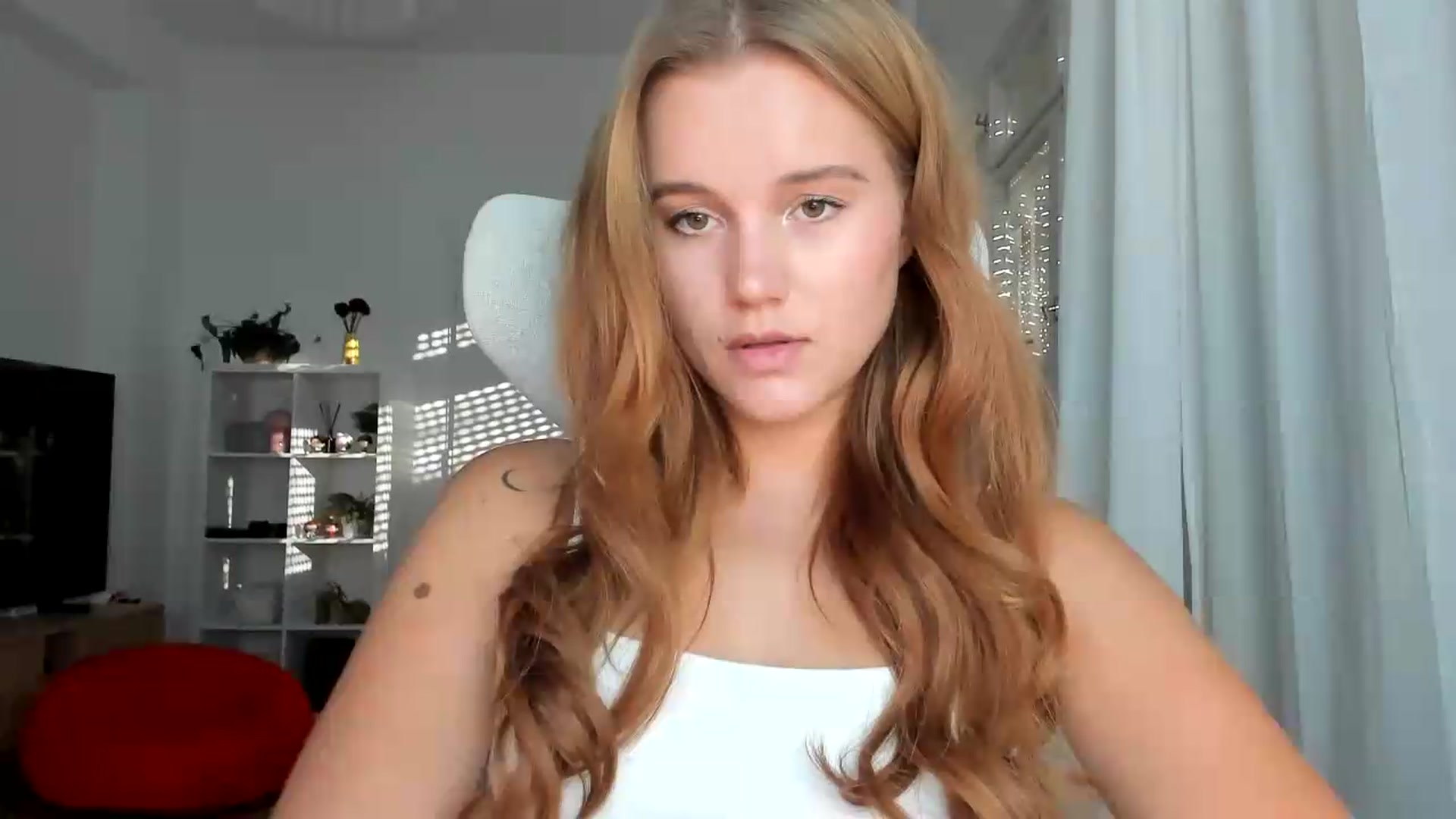 Gallery image thumbnail from Lia_lisia's myfreecams stream on, 08/12/2026, 16:51 image 19 of 20