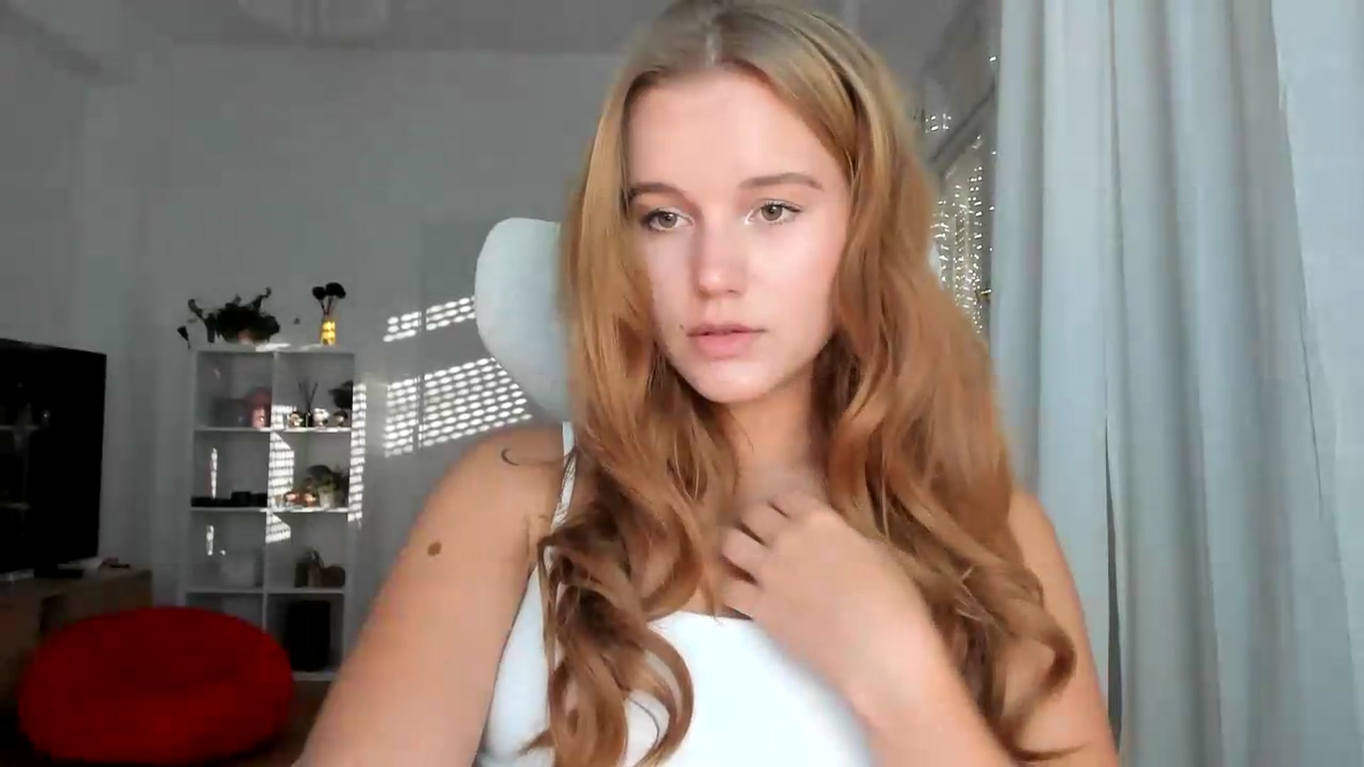 Gallery image thumbnail from Lia_lisia's myfreecams stream on, 08/12/2026, 16:51 image 18 of 20