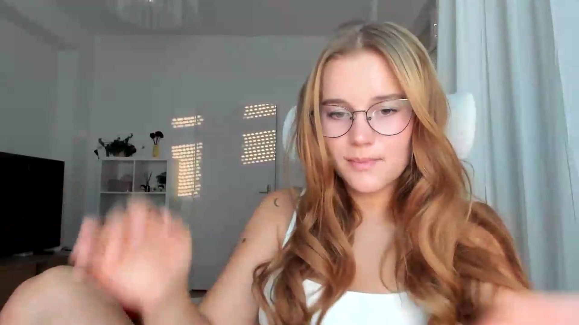 Gallery image thumbnail from Lia_lisia's myfreecams stream on, 08/12/2026, 17:40 image 12 of 20