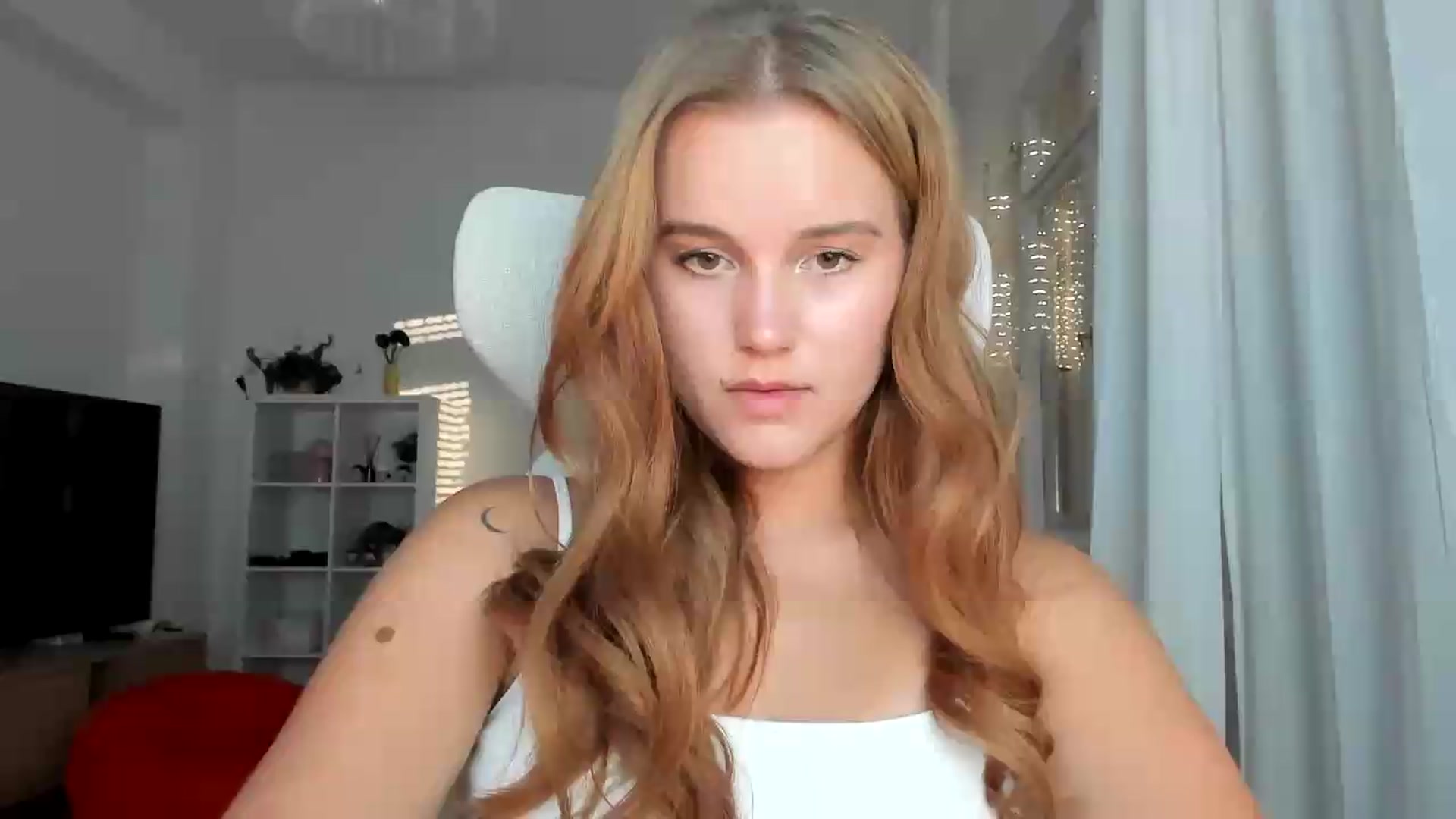 Gallery image thumbnail from Lia_lisia's myfreecams stream on, 08/12/2026, 17:40 image 1 of 20