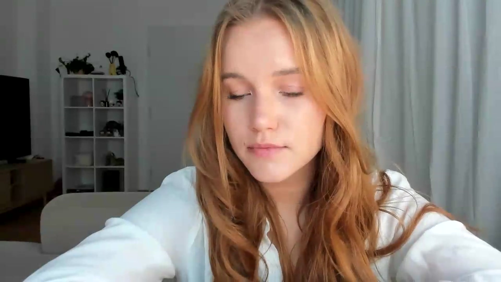 Gallery image thumbnail from Lia_lisia's myfreecams stream on, 08/13/2026, 12:21 image 15 of 20