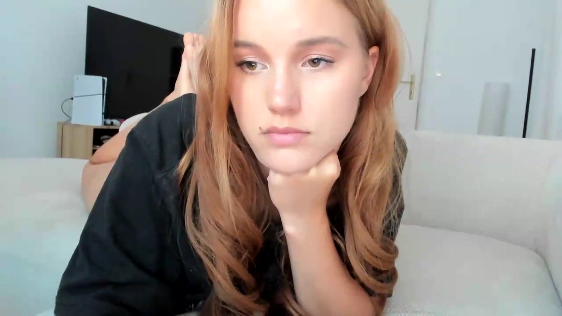 Gallery image thumbnail from Lia_lisia's myfreecams stream on, 08/13/2026, 15:14 image 3 of 20