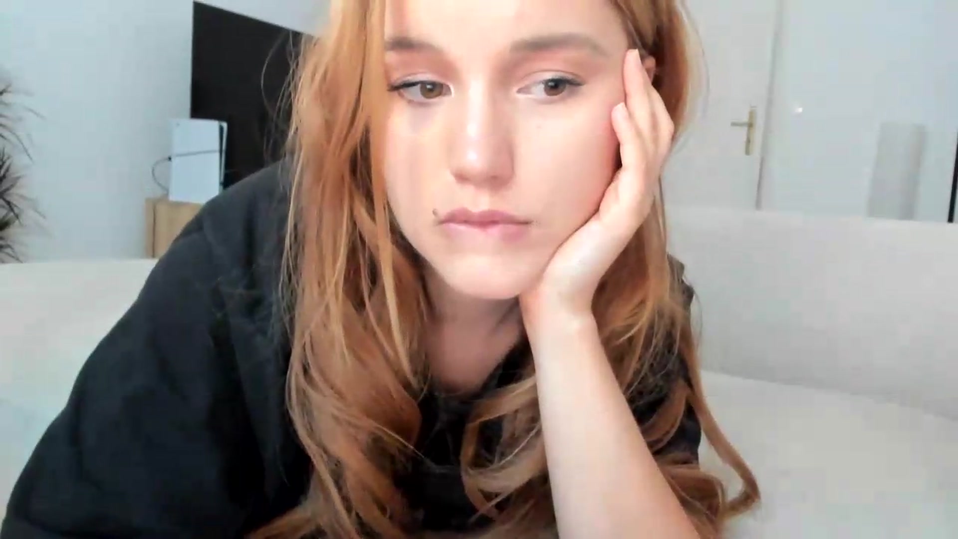 Gallery image thumbnail from Lia_lisia's myfreecams stream on, 08/13/2026, 15:14 image 6 of 20