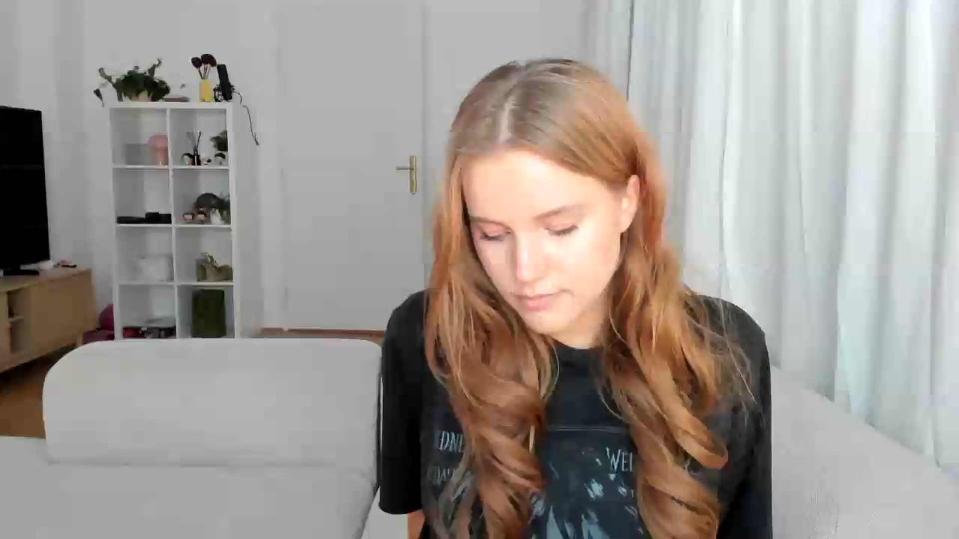 Gallery image thumbnail from Lia_lisia's myfreecams stream on, 08/13/2026, 15:14 image 13 of 20