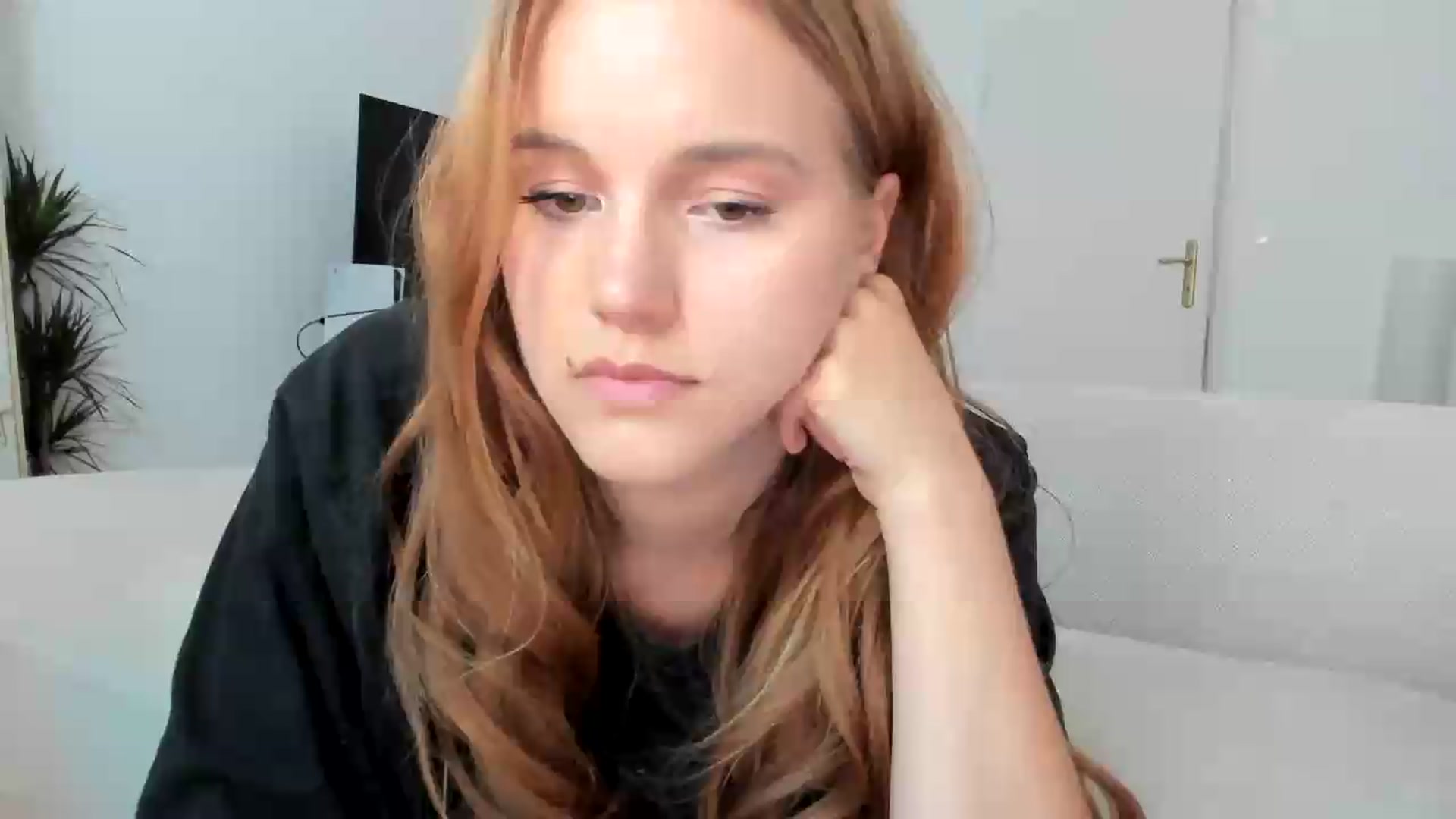 Gallery image thumbnail from Lia_lisia's myfreecams stream on, 08/13/2026, 15:14 image 7 of 20