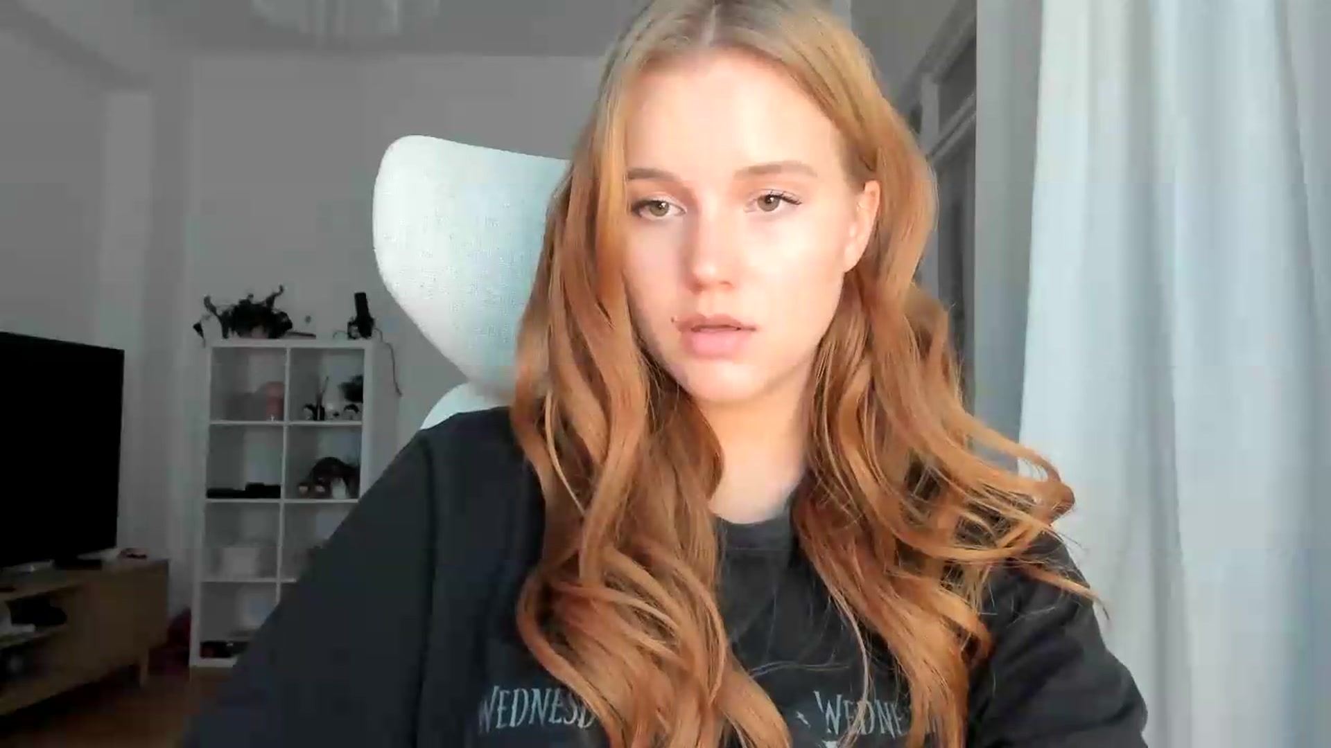 Gallery image thumbnail from Lia_lisia's myfreecams stream on, 08/13/2026, 18:05 image 15 of 20